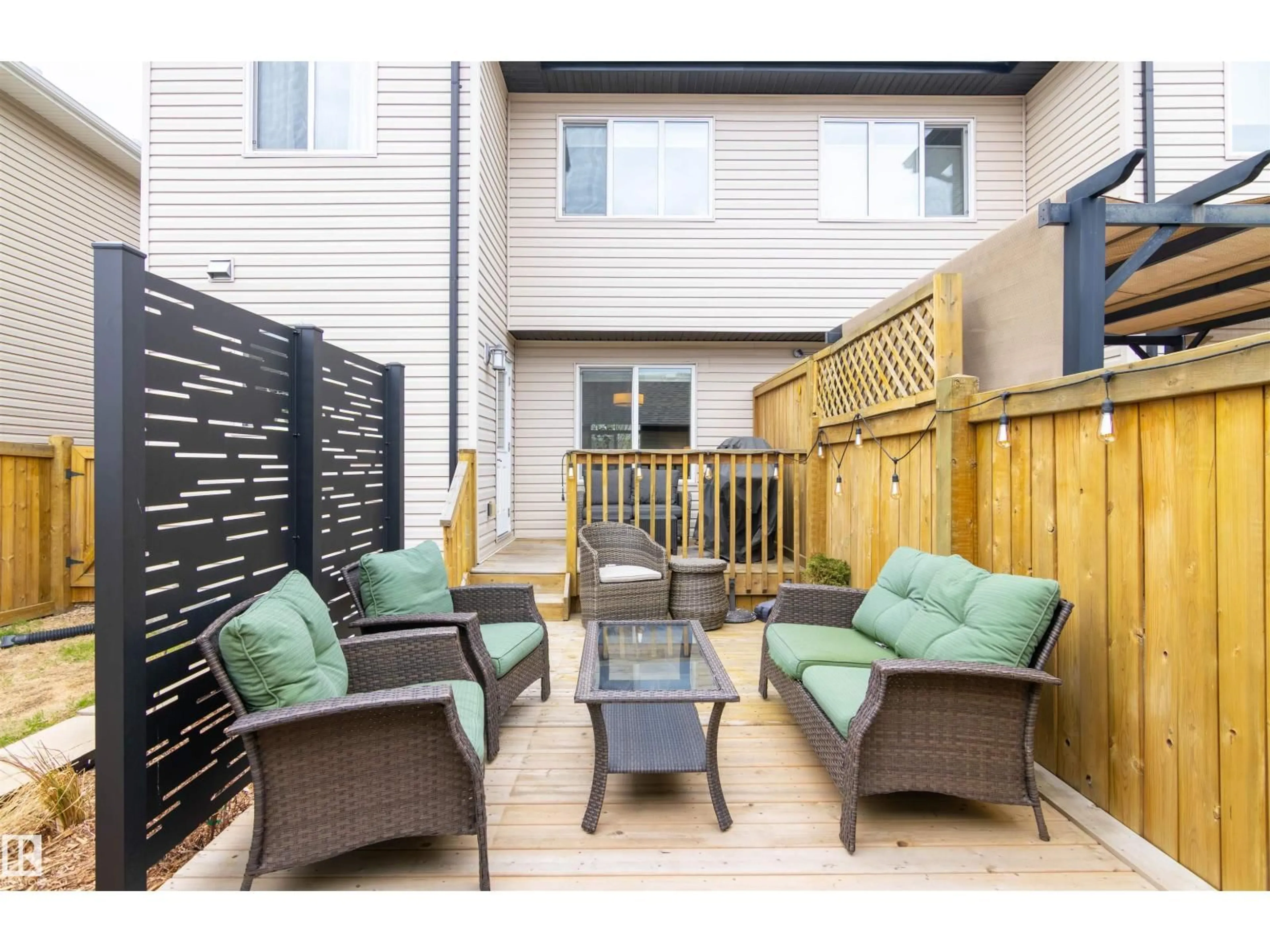 Patio, street for 136 CY BECKER BV, Edmonton Alberta T5Y0Y2