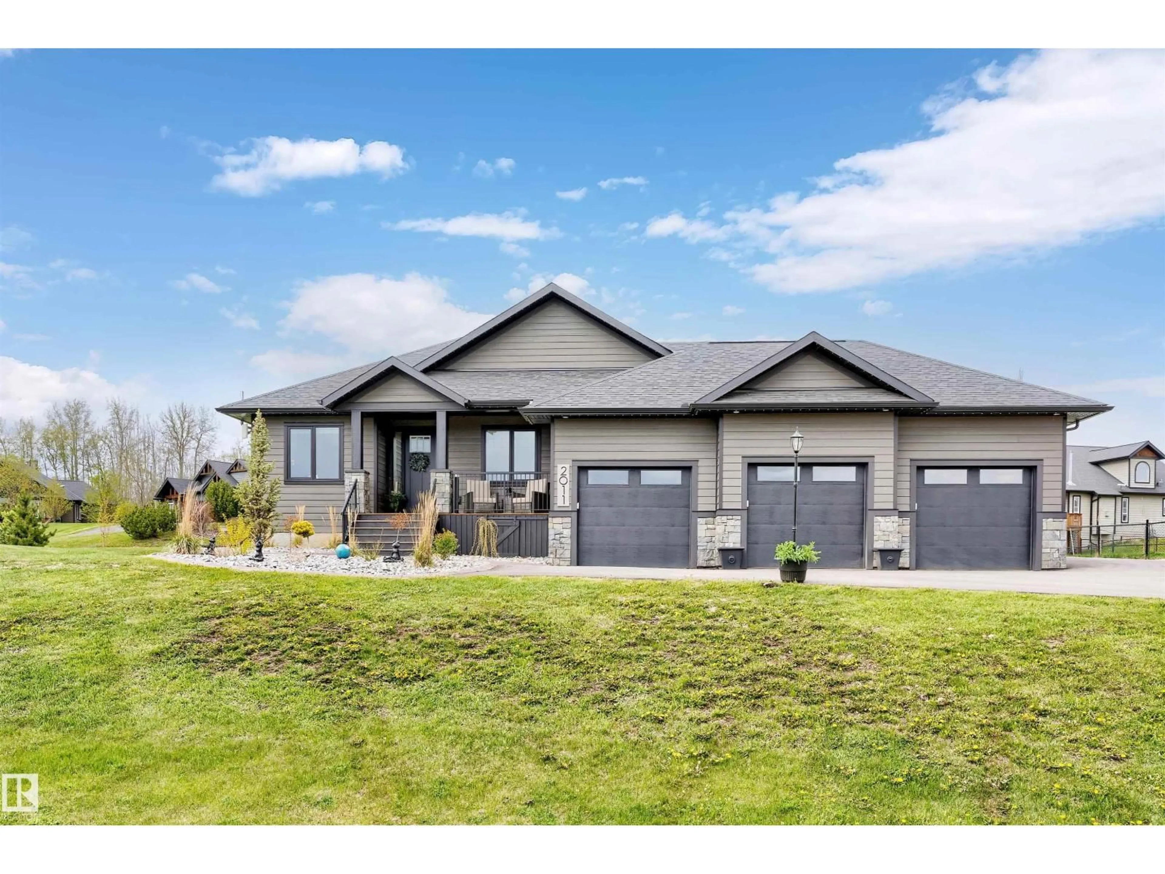 Home with vinyl exterior material, unknown for 2011 SPRING DR, Rural Parkland County Alberta T7Z0G8