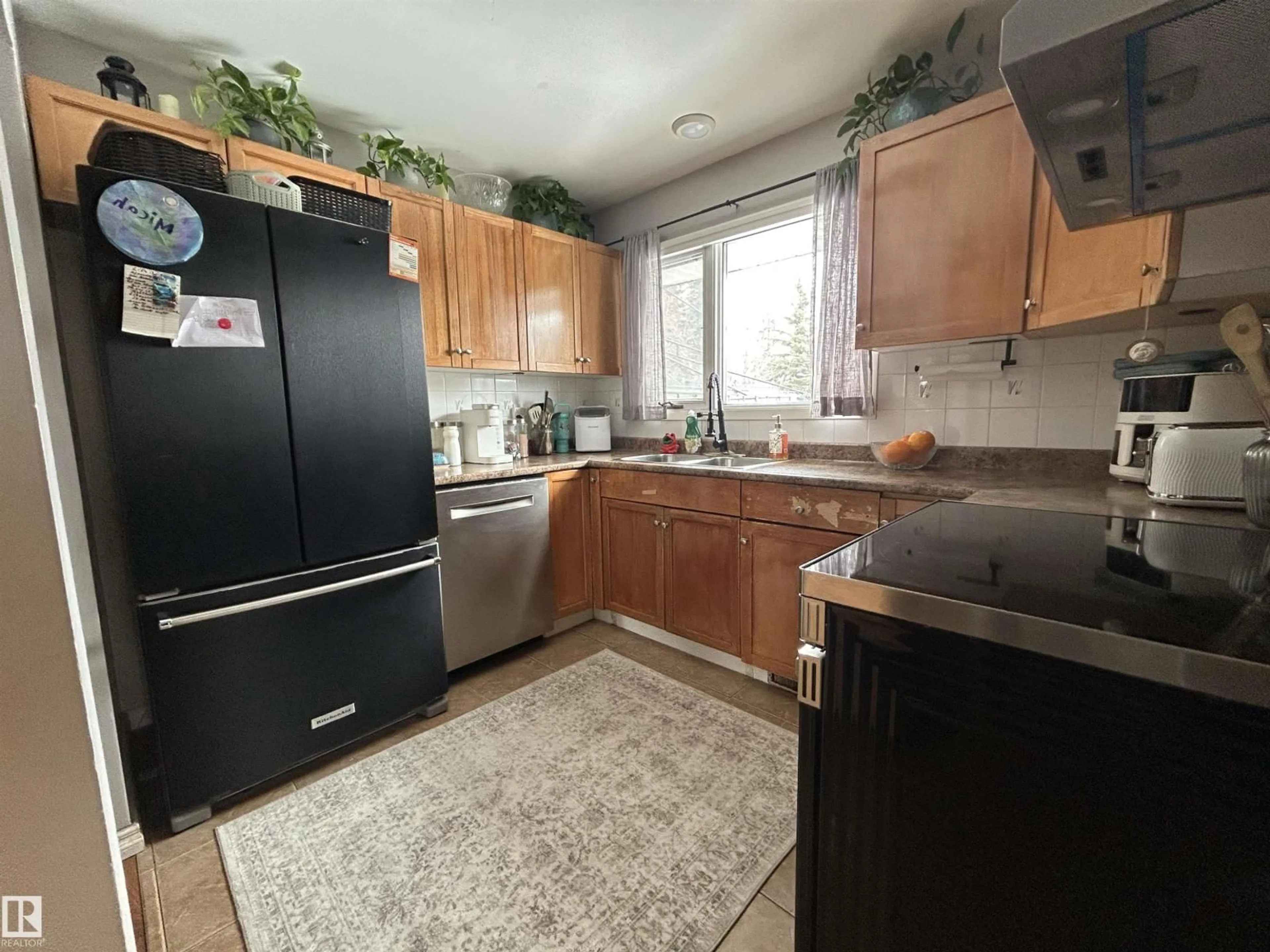 Standard kitchen, unknown for NW - 8603 149 ST, Edmonton Alberta T5R1B3