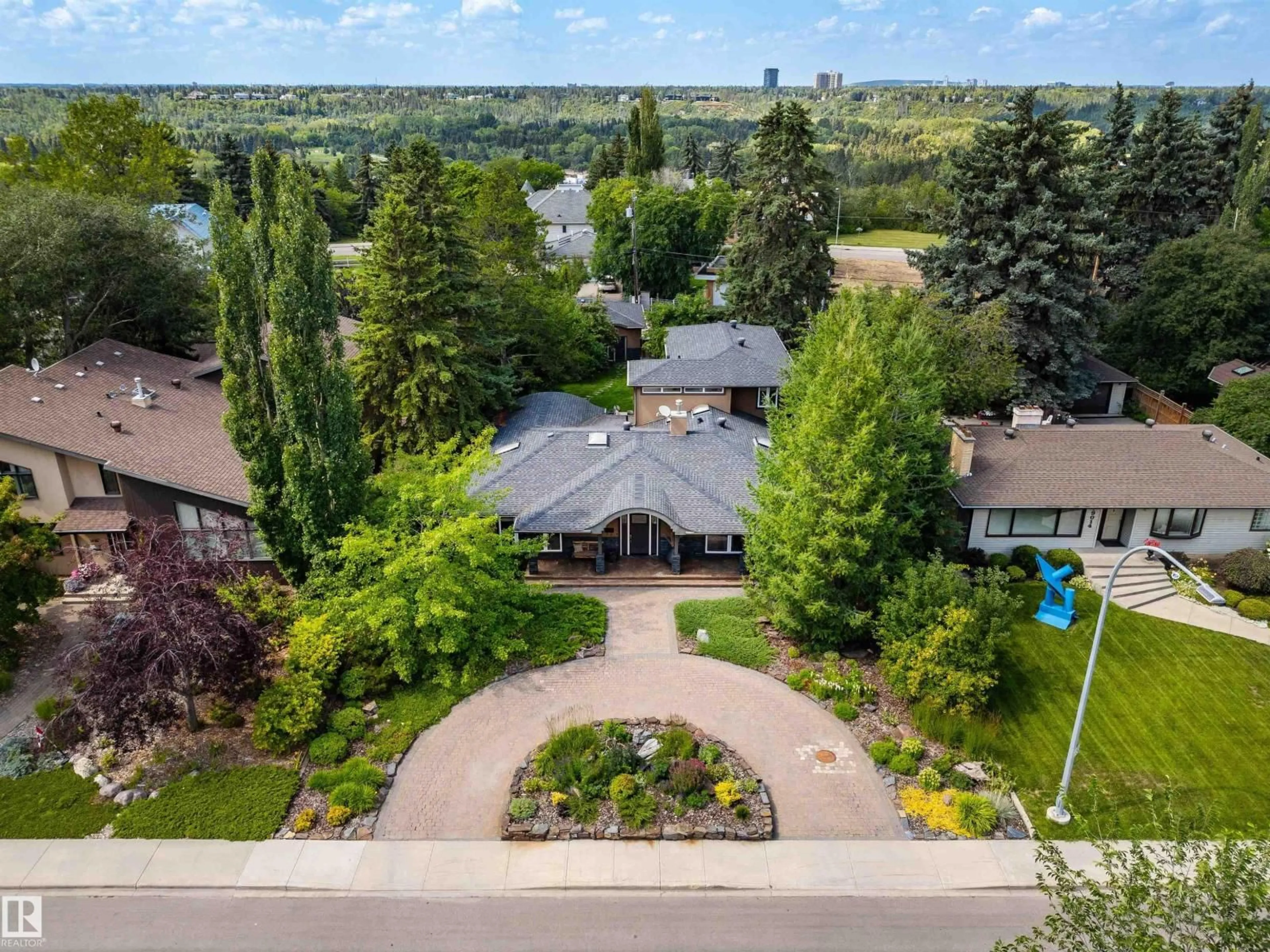 A pic from outside/outdoor area/front of a property/back of a property/a pic from drone, water/lake/river/ocean view for 9010 120 ST, Edmonton Alberta T6G1X7