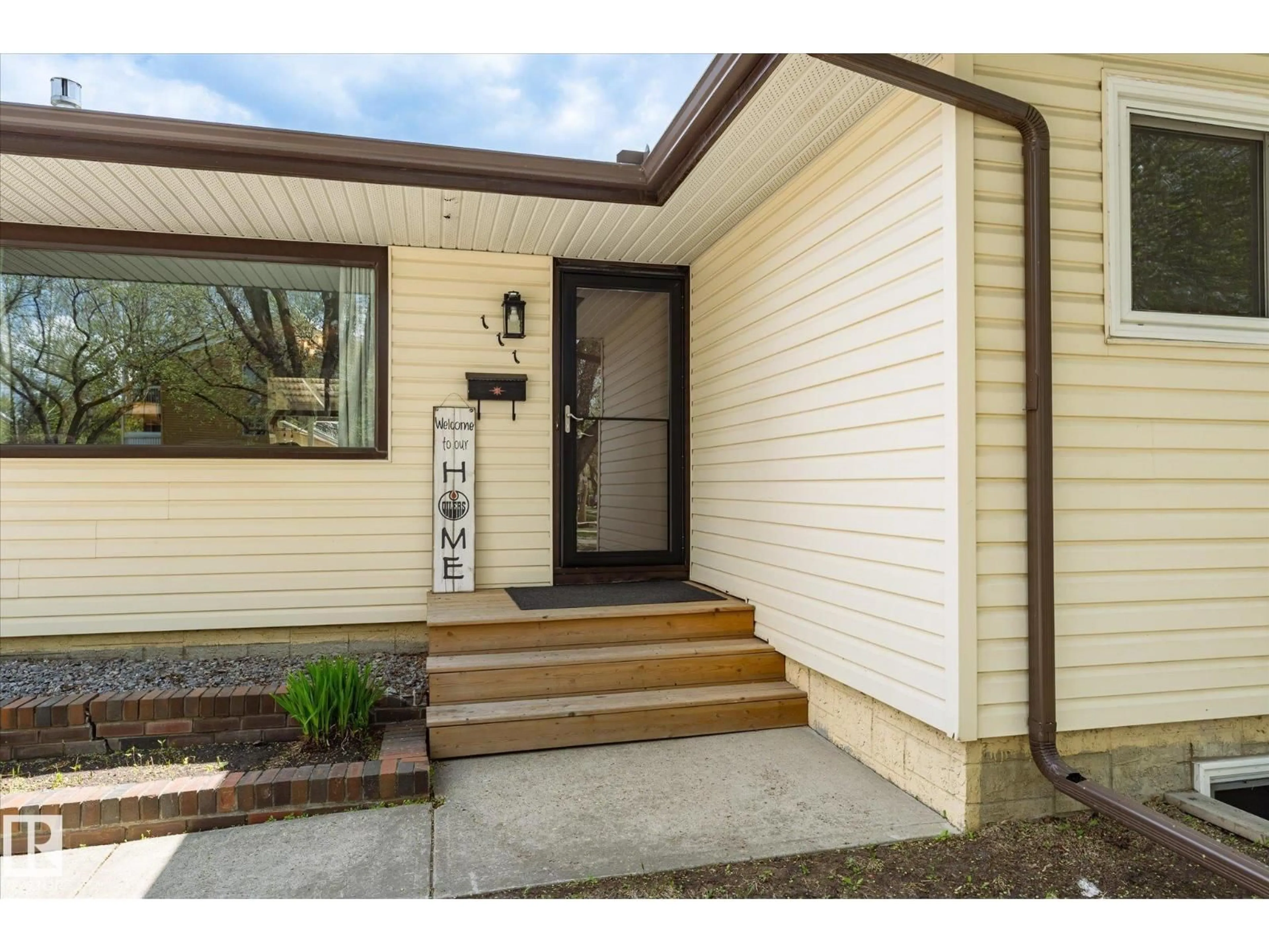 Unknown for 111 GROSVENOR BV, St. Albert Alberta T8N0Y2
