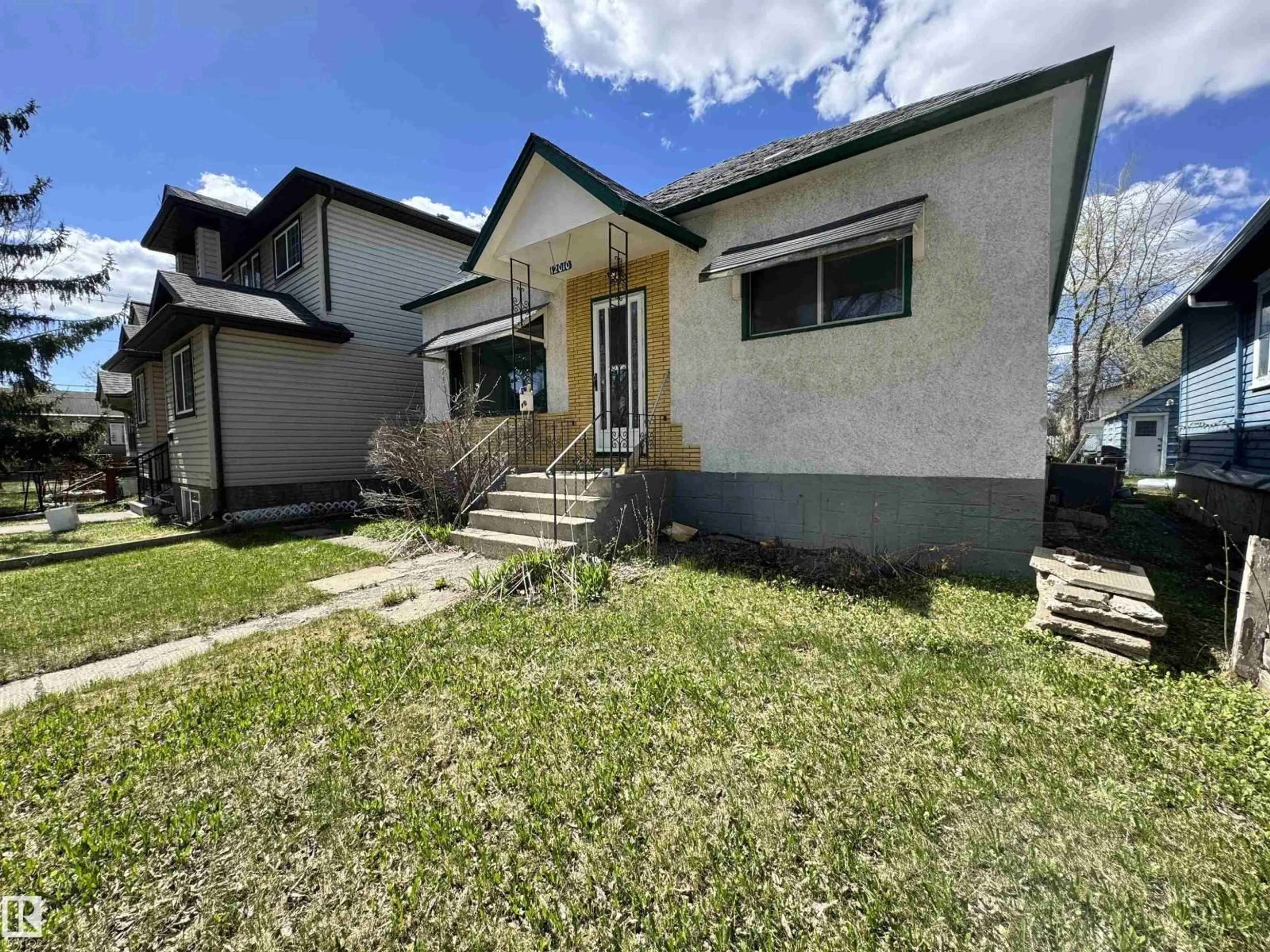 Unknown for 12010 95 ST, Edmonton Alberta T5G1M7