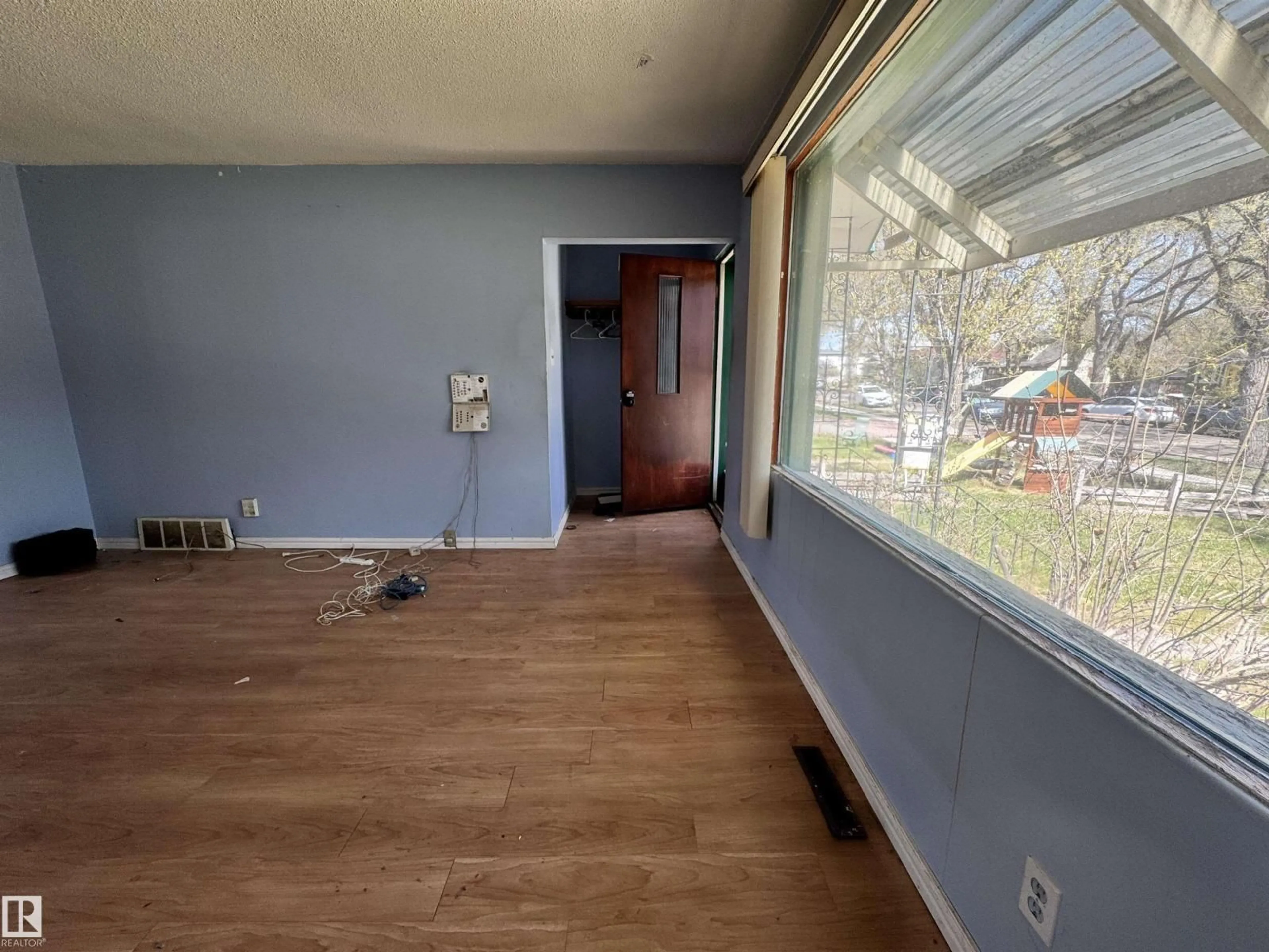 A pic of a room for 12010 95 ST, Edmonton Alberta T5G1M7