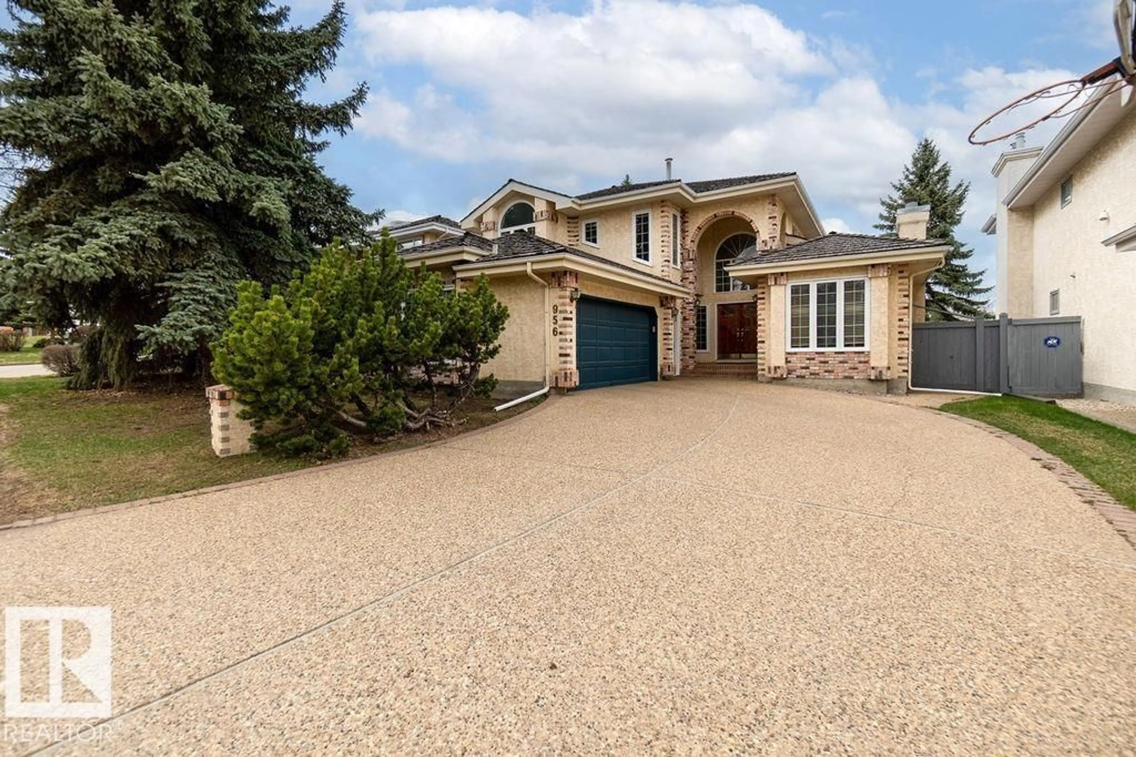 A pic from outside/outdoor area/front of a property/back of a property/a pic from drone, street for 956 OGILVIE BV, Edmonton Alberta T6R1K8