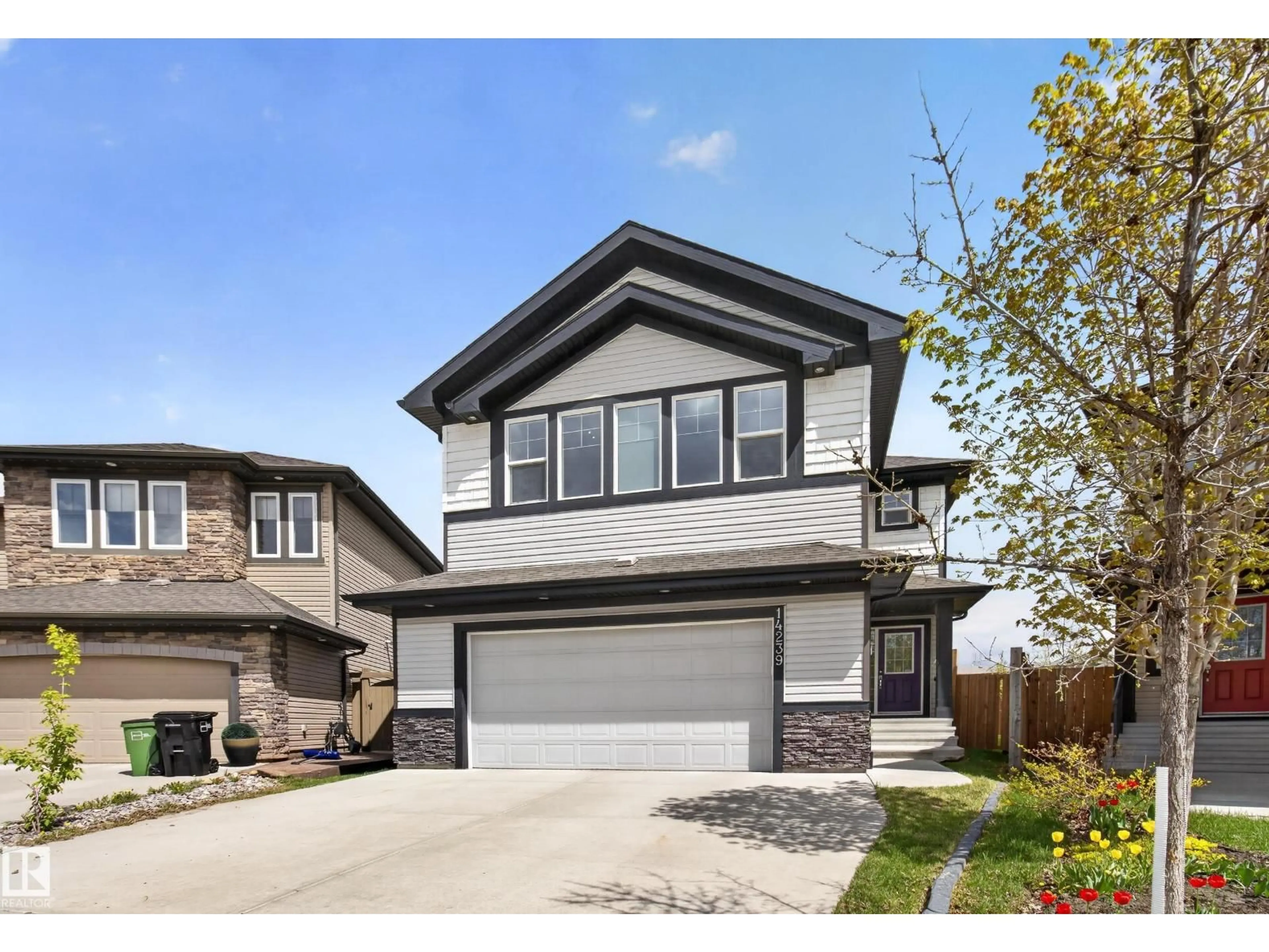 Home with vinyl exterior material, street for 14239 138 ST, Edmonton Alberta T6V0I7