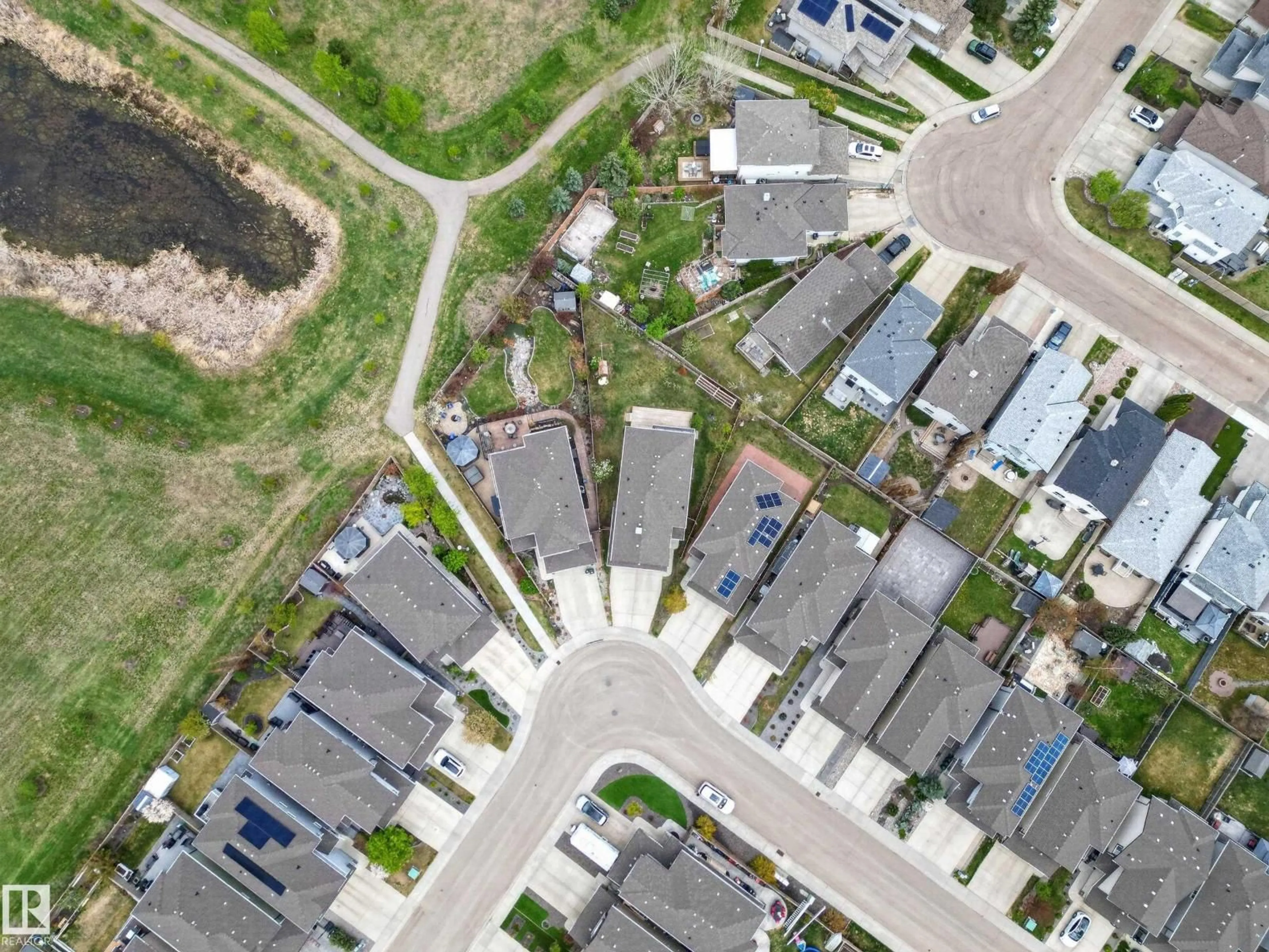 A pic from outside/outdoor area/front of a property/back of a property/a pic from drone, street for 14239 138 ST, Edmonton Alberta T6V0I7