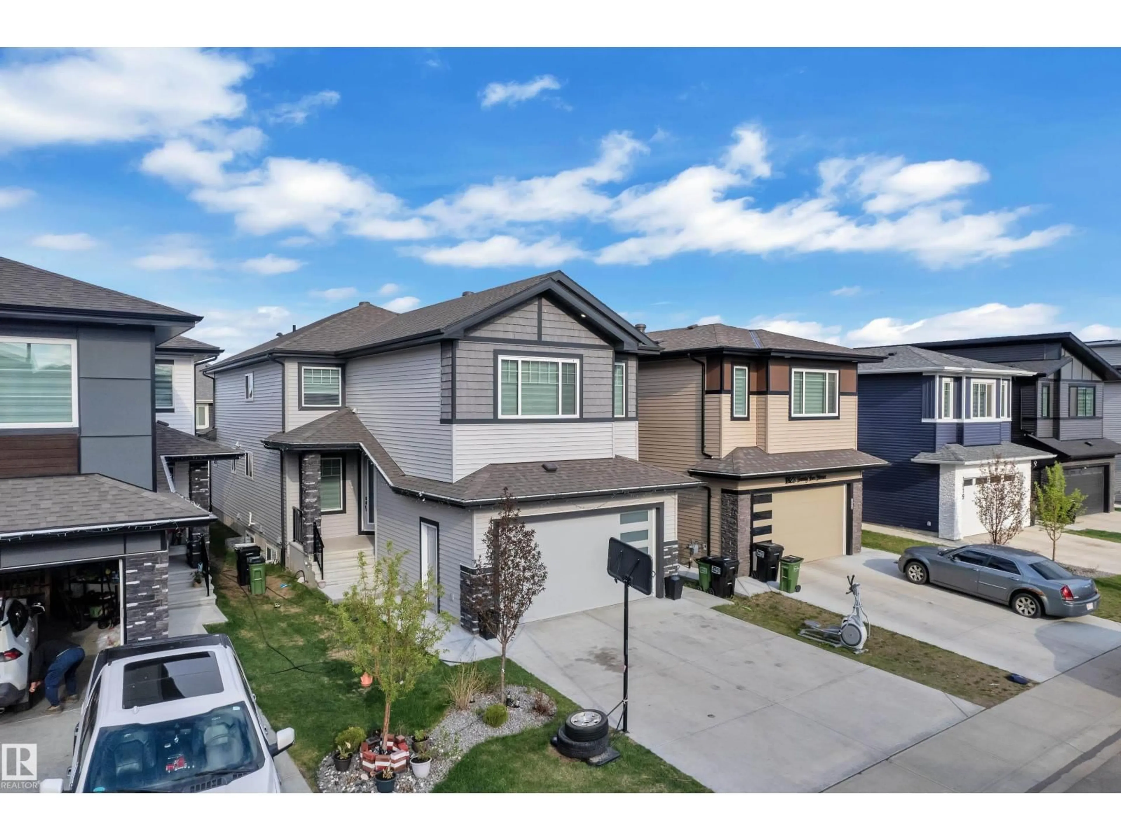 A pic from outside/outdoor area/front of a property/back of a property/a pic from drone, street for 1827 22 ST, Edmonton Alberta T6T2M5