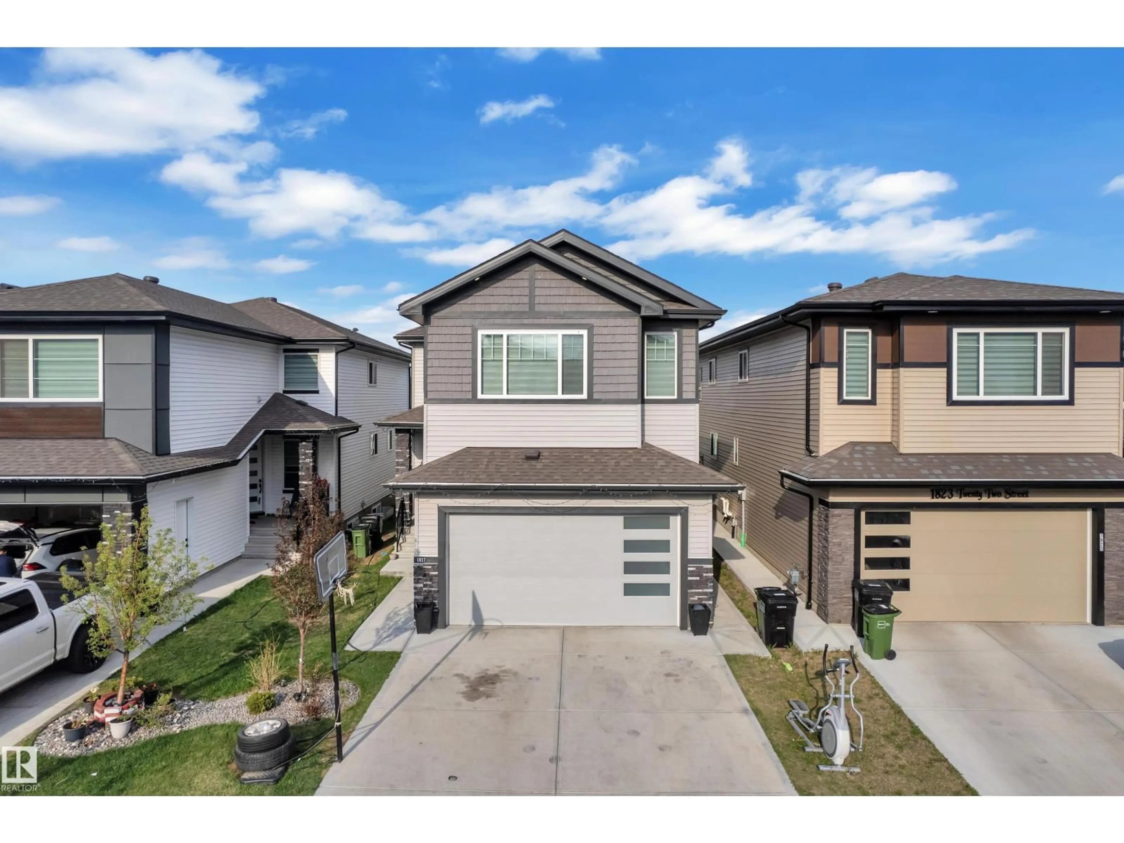 Unknown for 1827 22 ST, Edmonton Alberta T6T2M5
