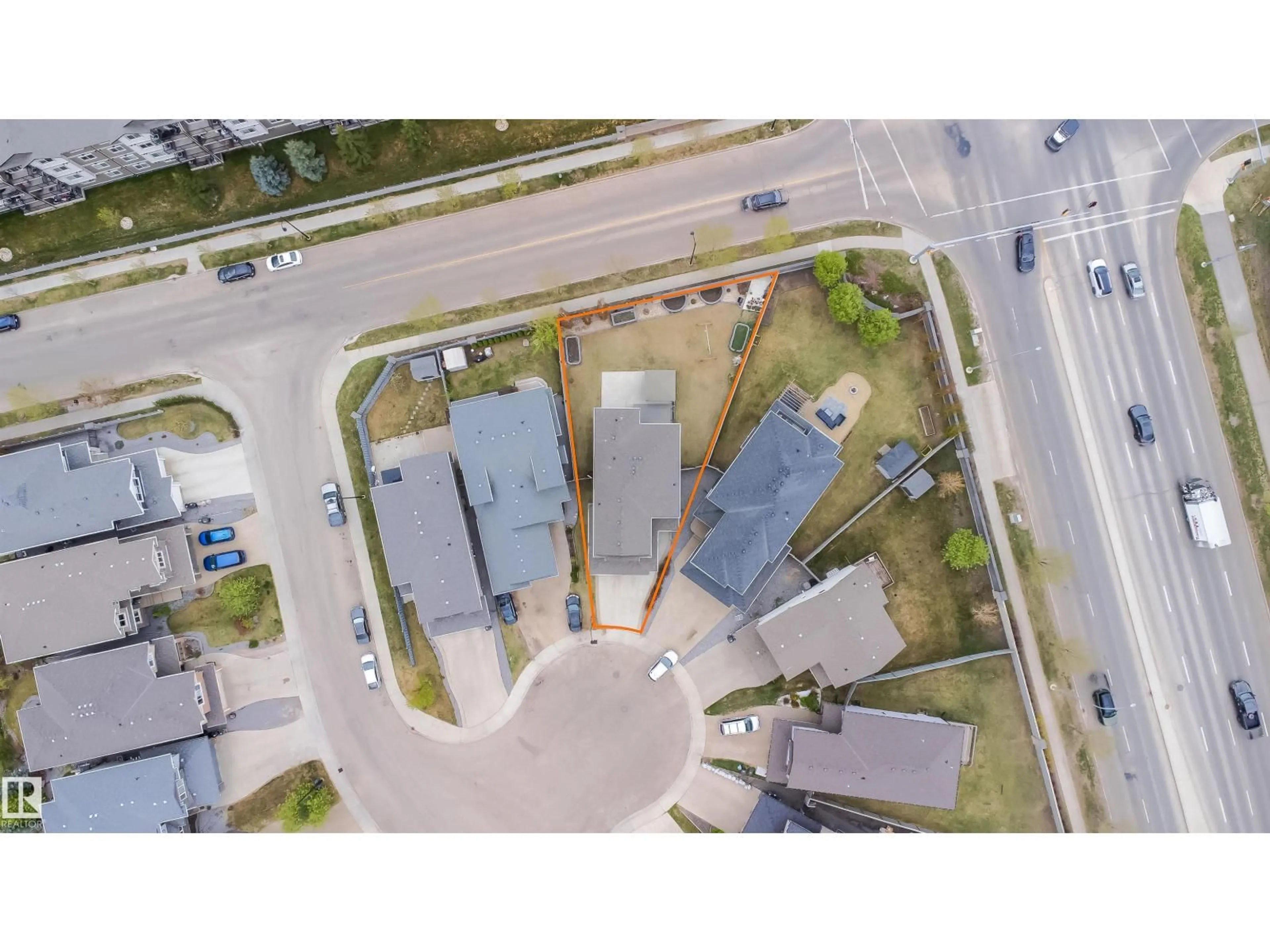 A pic from outside/outdoor area/front of a property/back of a property/a pic from drone, street for CA SW - 1508 CUNNINGHAM CAPE, Edmonton Alberta T6W0Y3