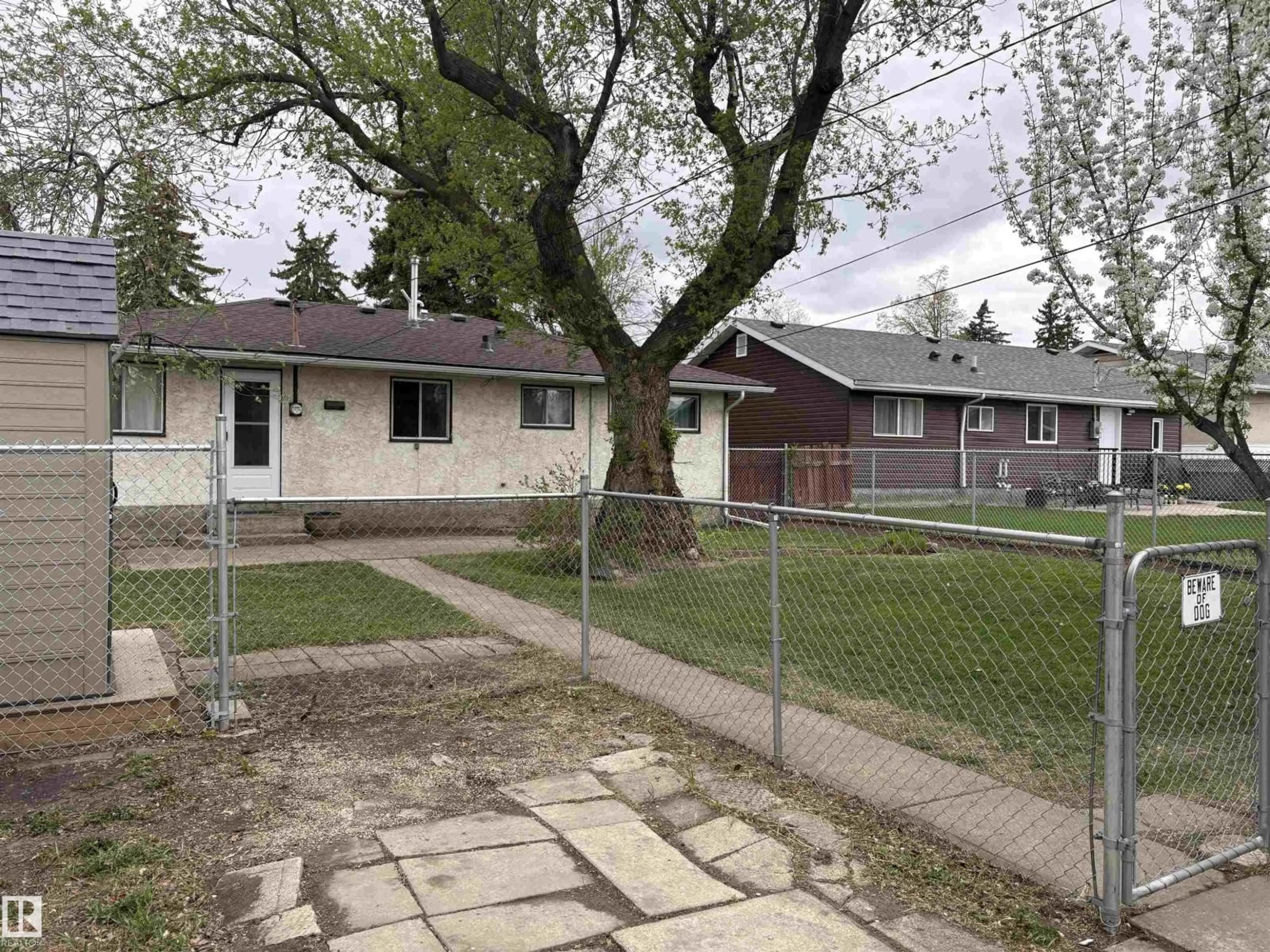 Unknown for NW - 13023 90 ST, Edmonton Alberta T5E3M4