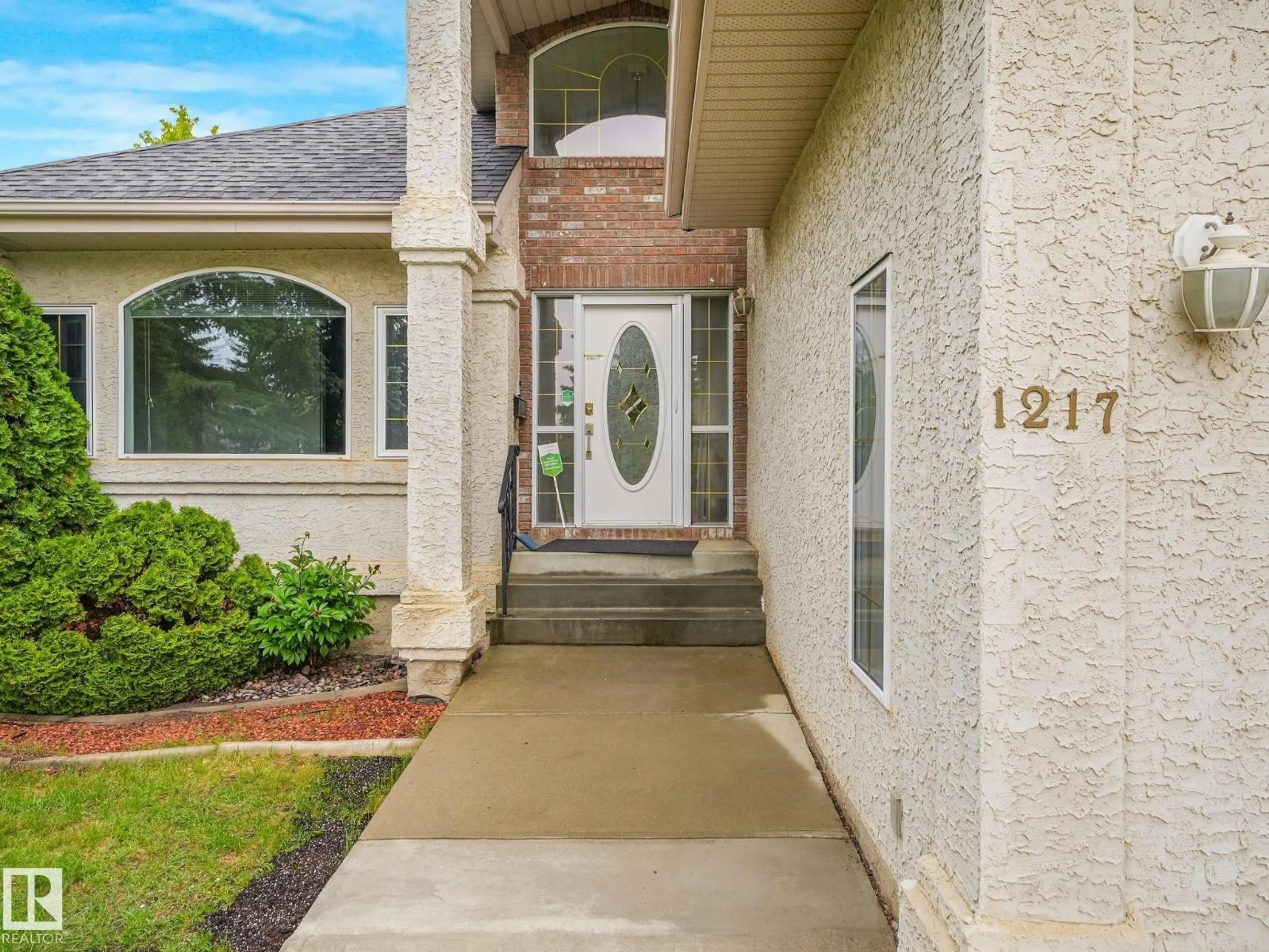 Unknown for 1217 115A ST NW, Edmonton Alberta T6J6Z3