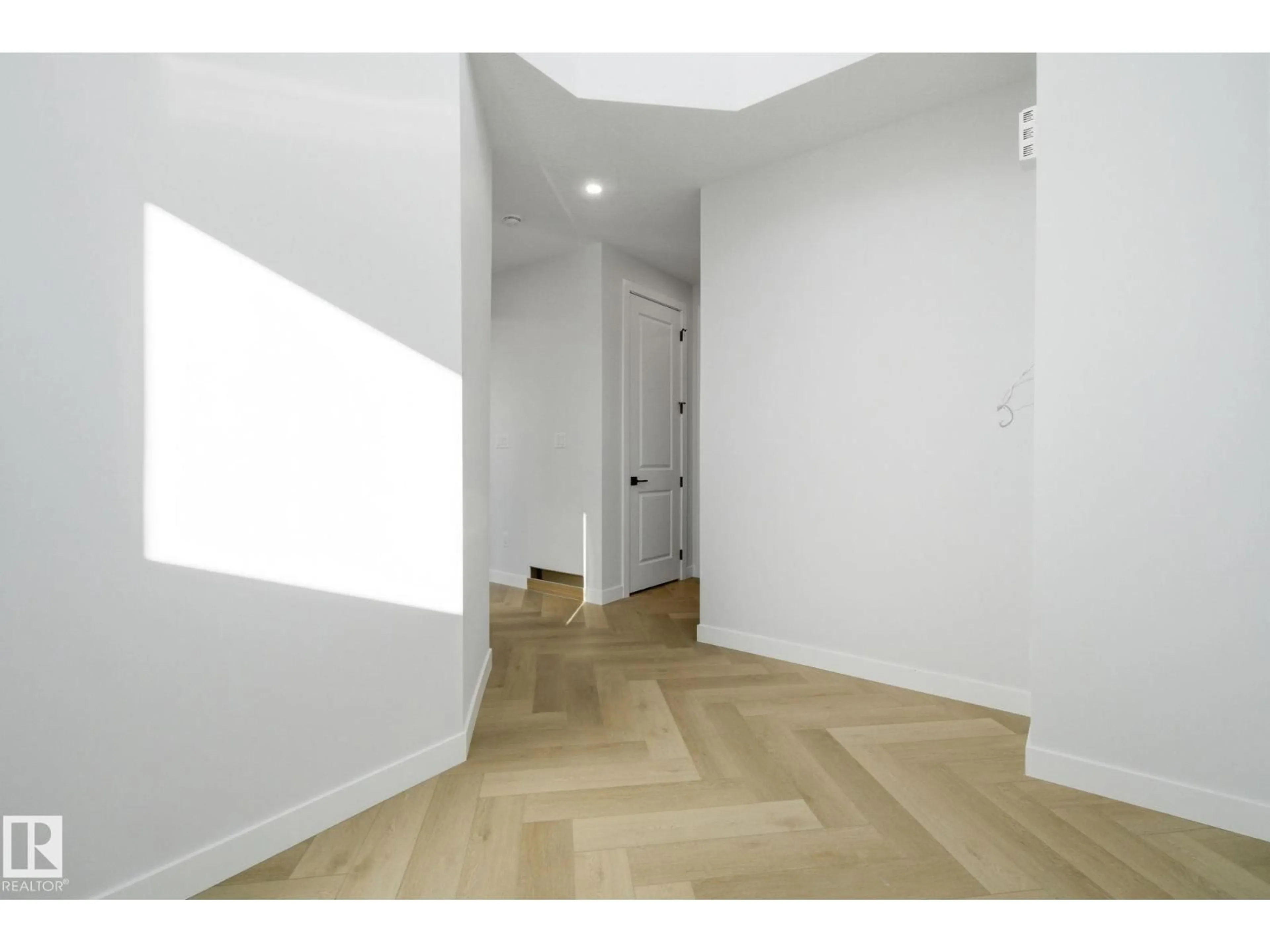 Unknown for NW - 17108 2 ST, Edmonton Alberta T5Y4G2