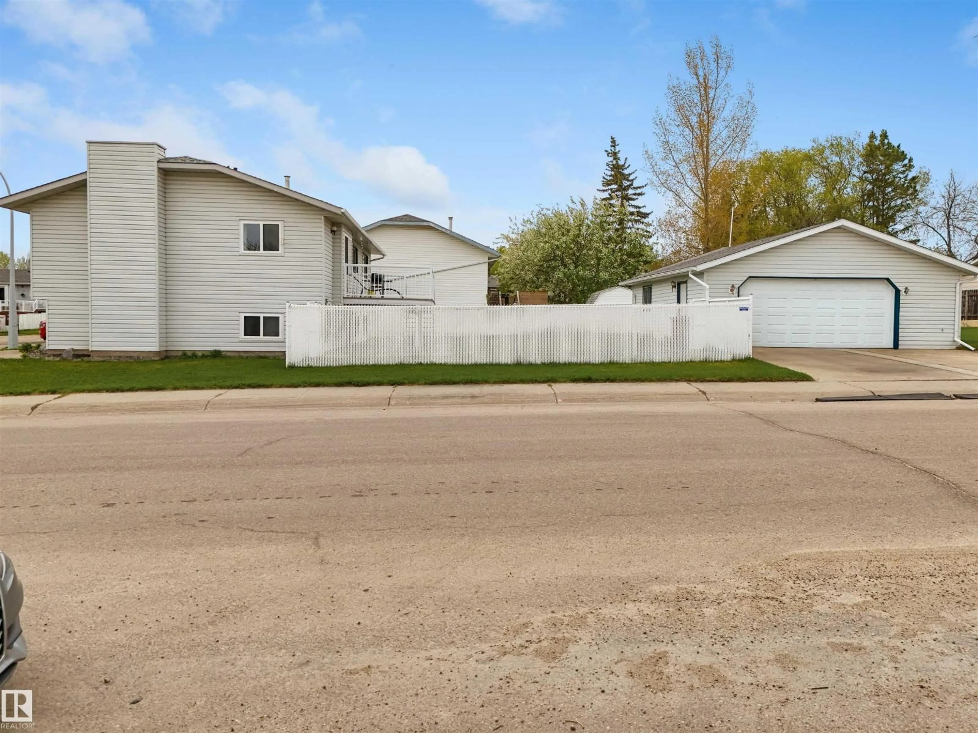 Unknown for 5536 42 ST, Drayton Valley Alberta T7A1A7