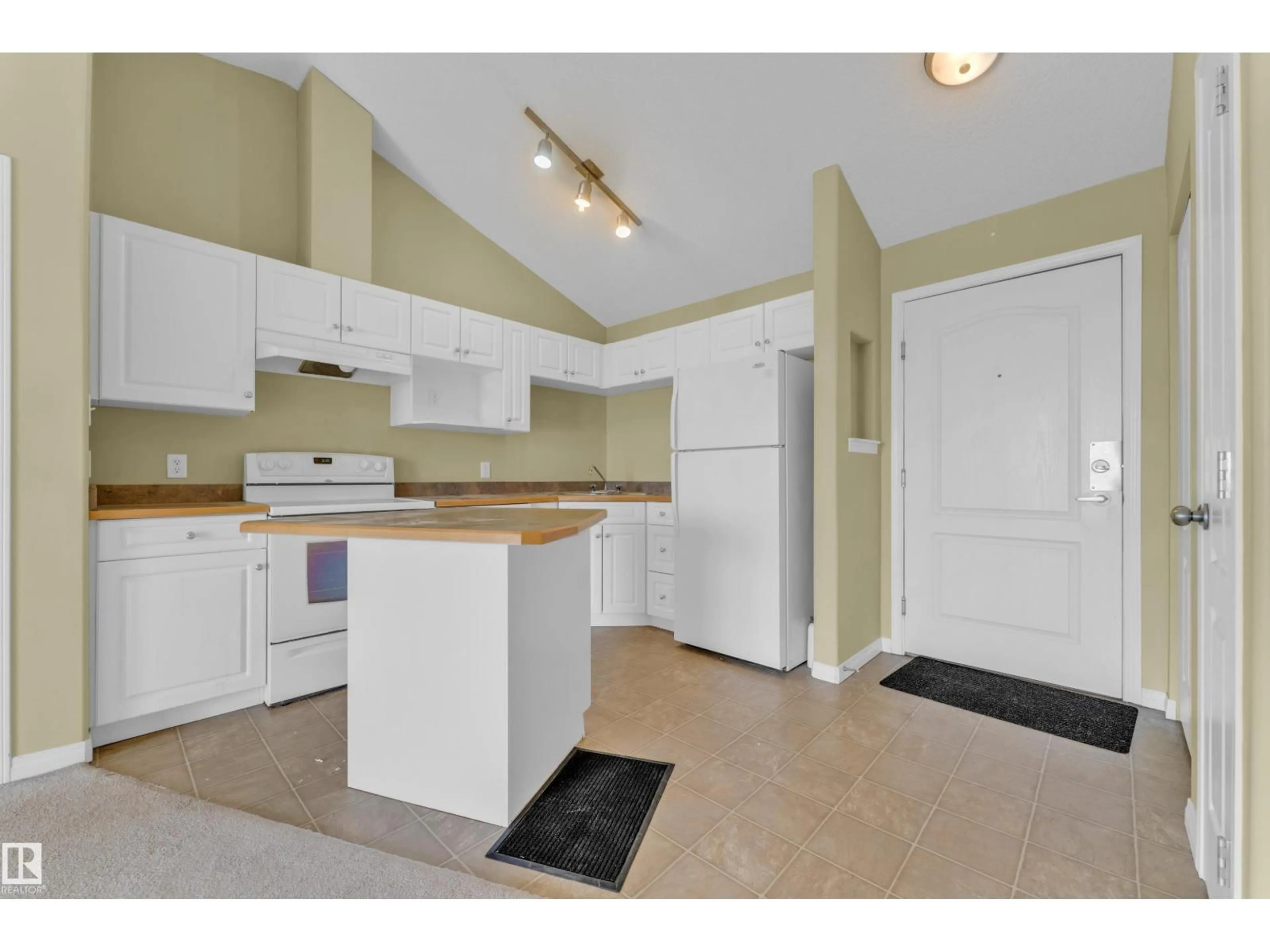 Standard kitchen, unknown for 440 - 3425 19 ST NW, Edmonton Alberta T6T2B5