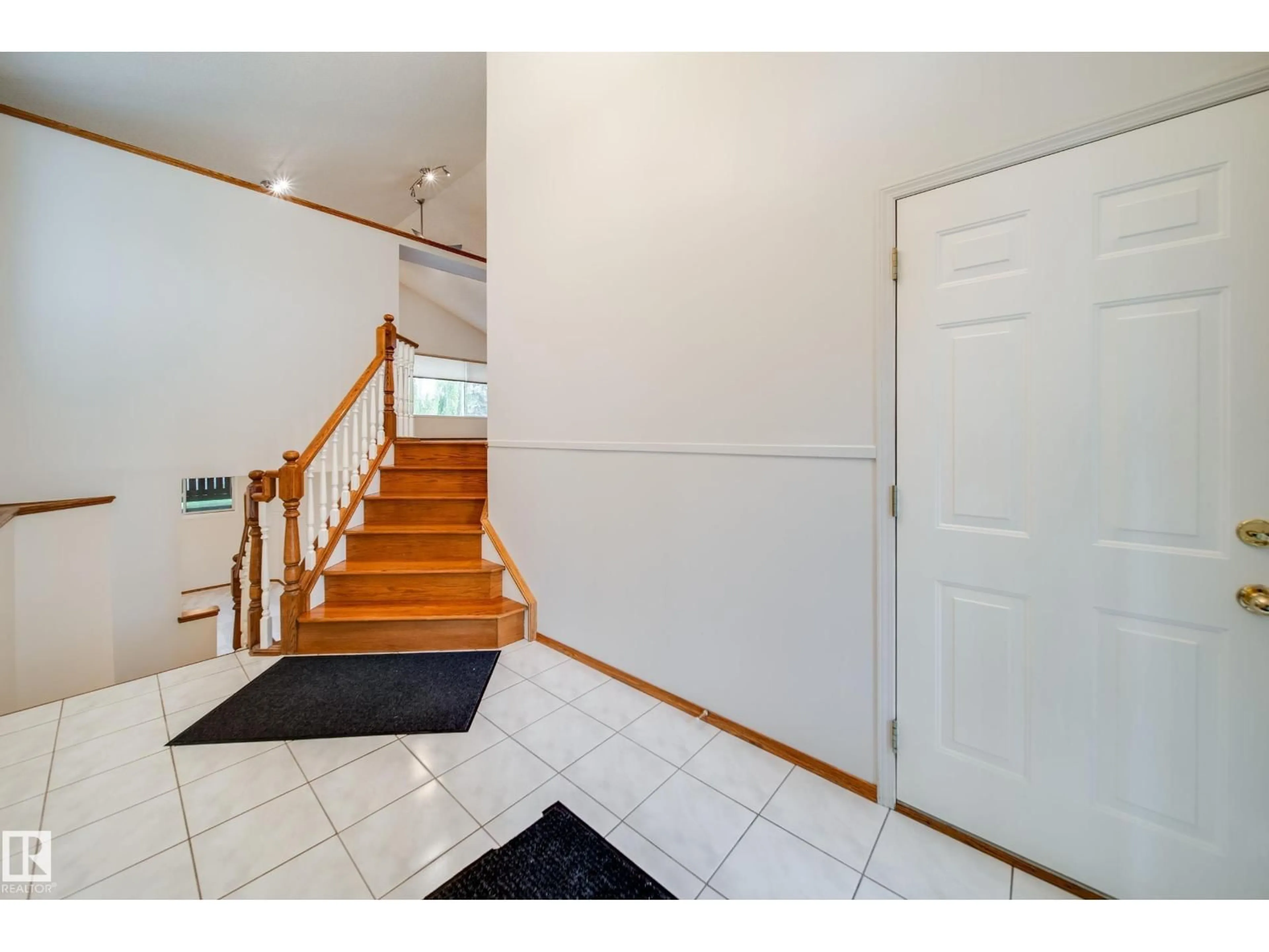 Indoor entryway for NW - 1130 116 ST, Edmonton Alberta T6J6X5