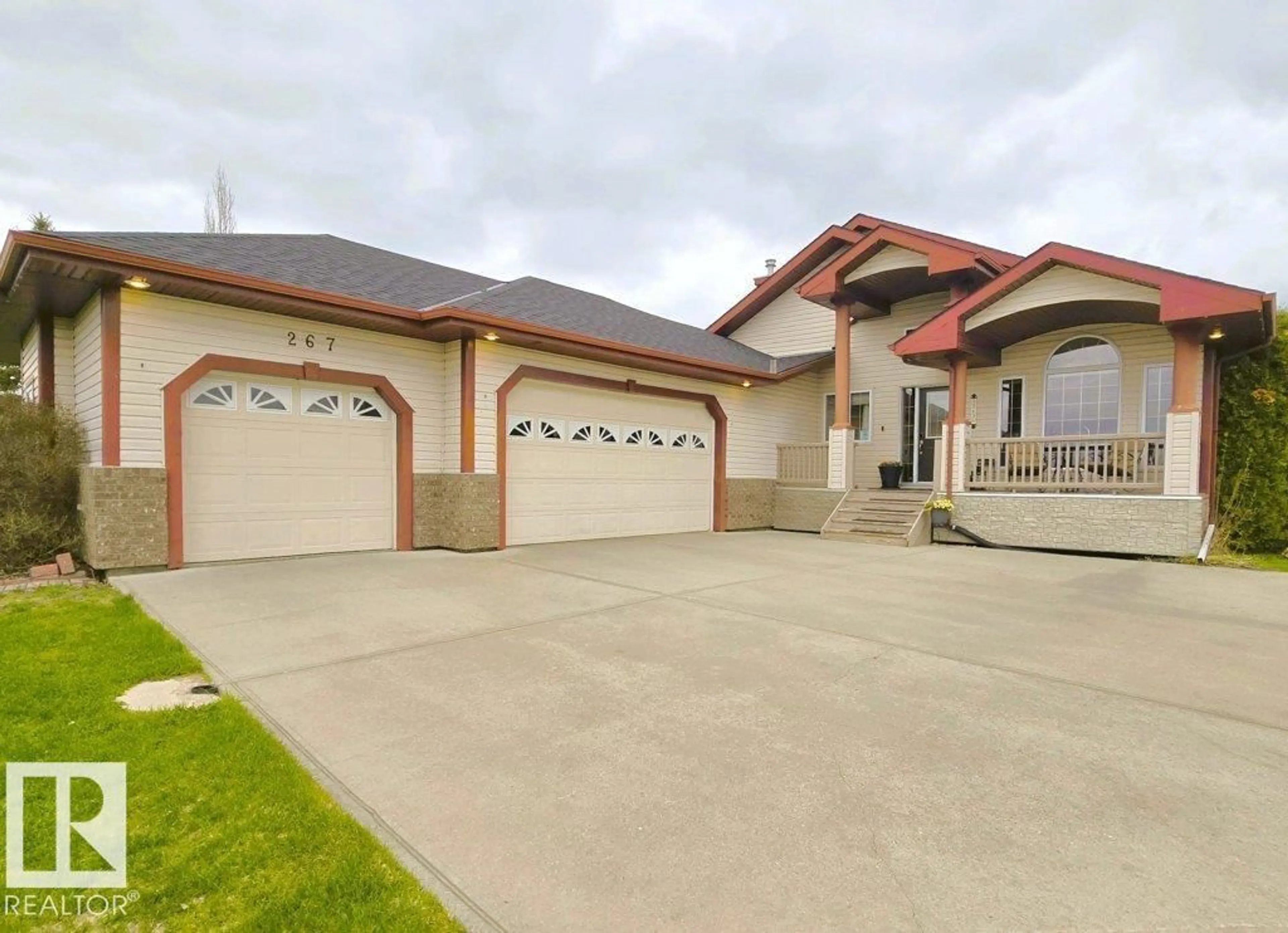 Indoor garage for 267 RANGE ROAD 223, Rural Strathcona County Alberta T8E2M3