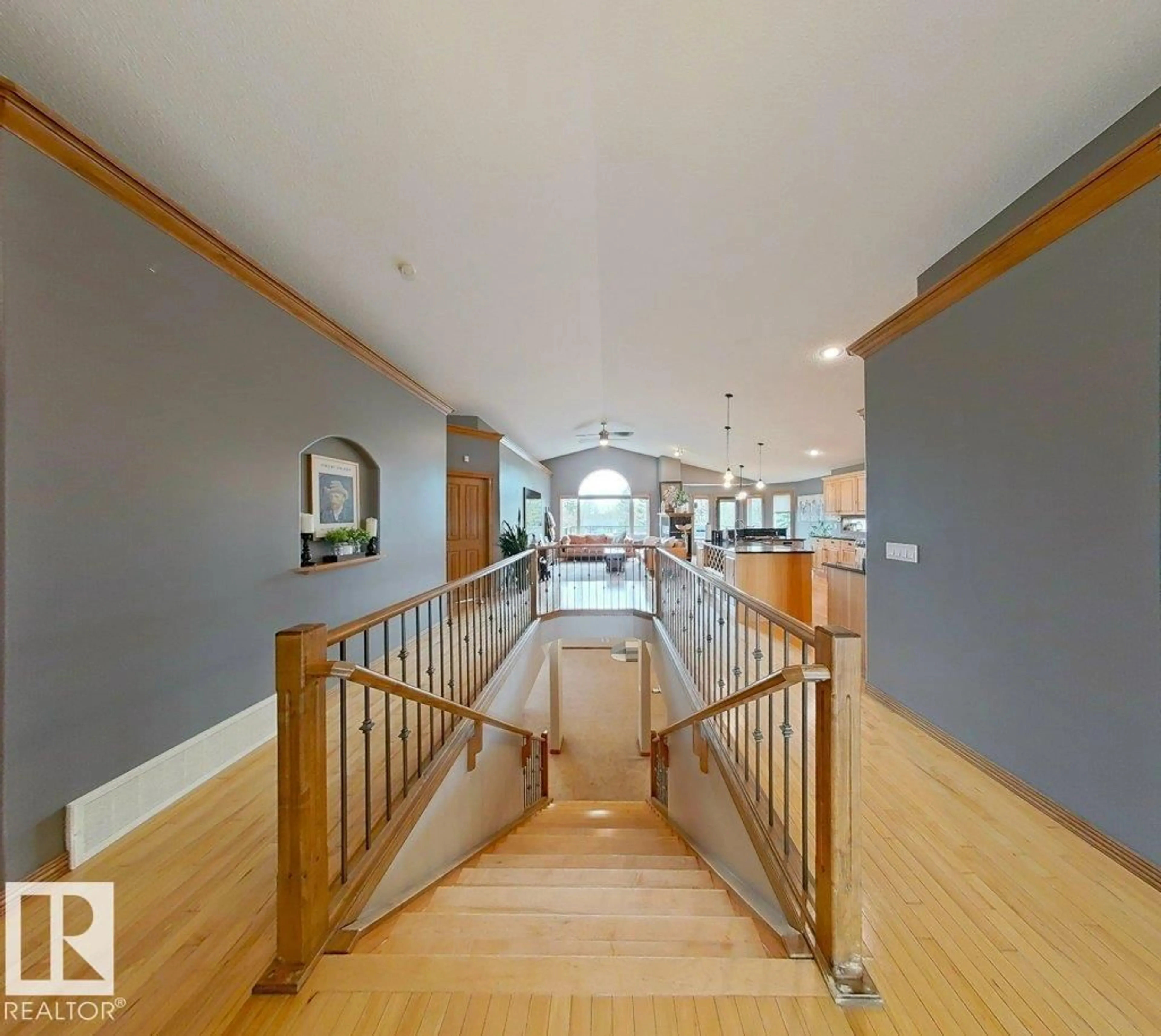Indoor foyer for 267 RANGE ROAD 223, Rural Strathcona County Alberta T8E2M3
