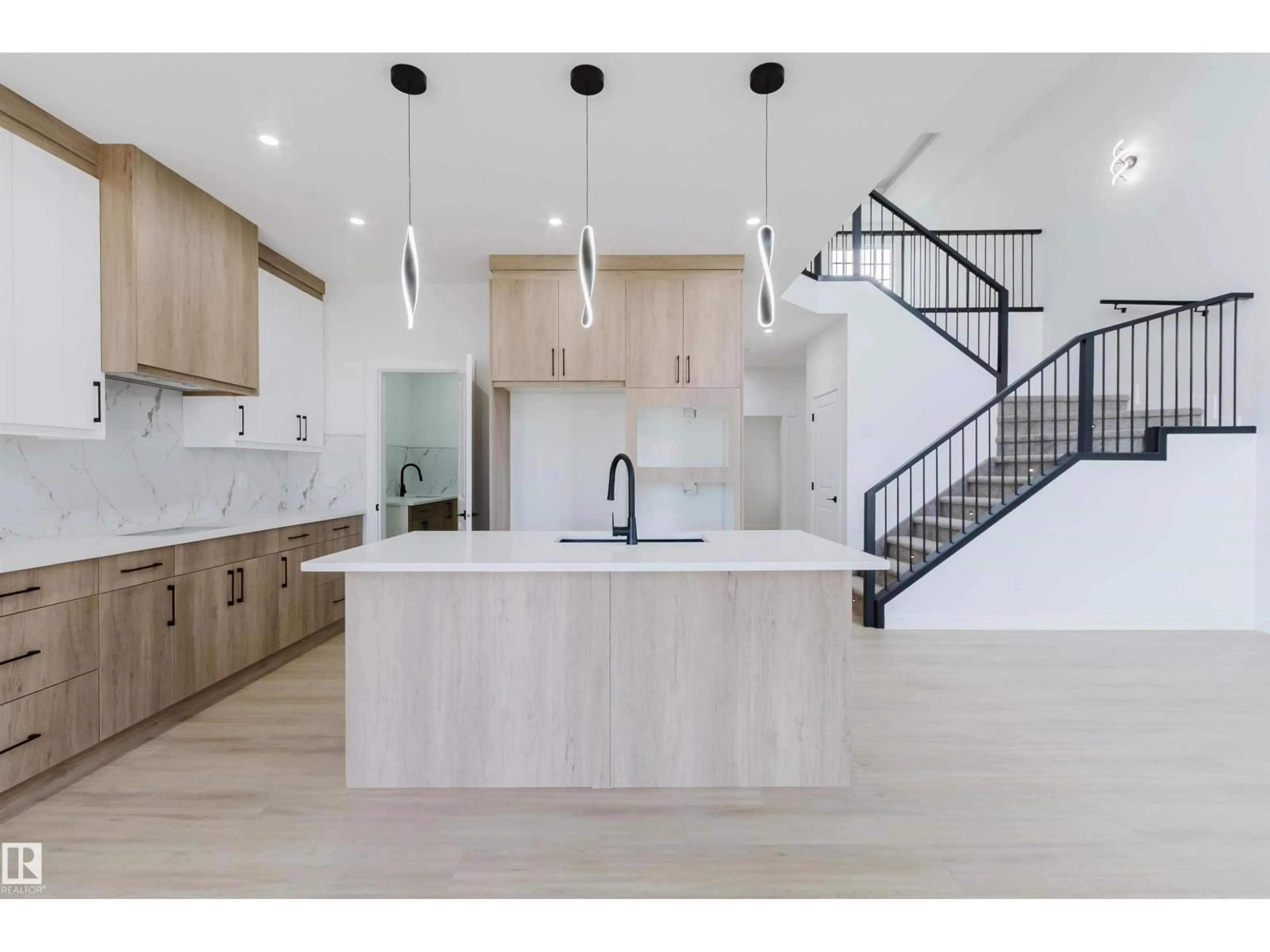 Open concept kitchen, unknown for 806 ELDERBERRY CO, Edmonton Alberta T6M3J7