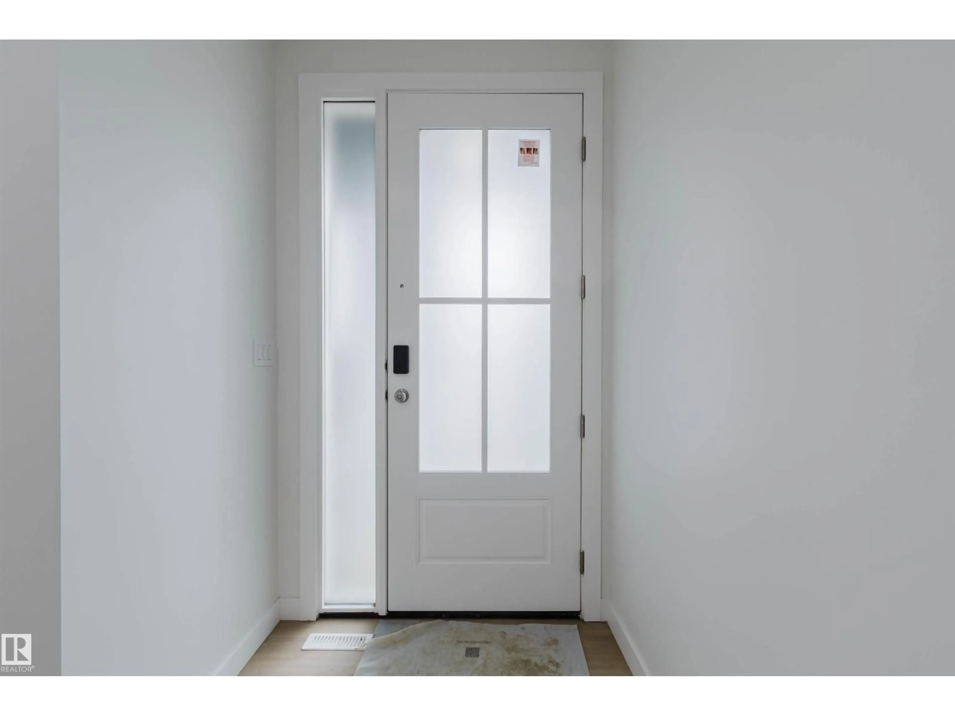 Indoor entryway for 806 ELDERBERRY CO, Edmonton Alberta T6M3J7