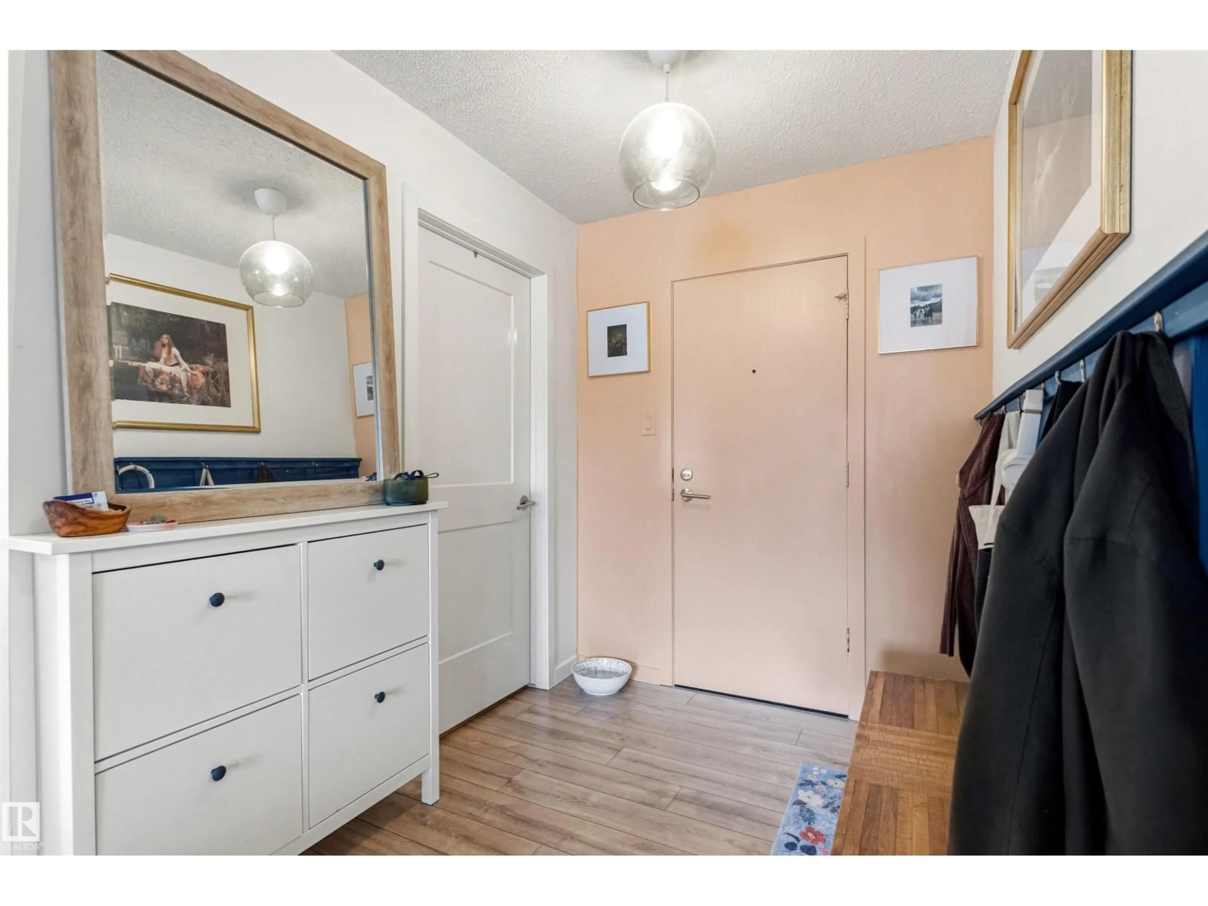 Unknown for 14819 - 217 51 AV, Edmonton Alberta T6H5G4