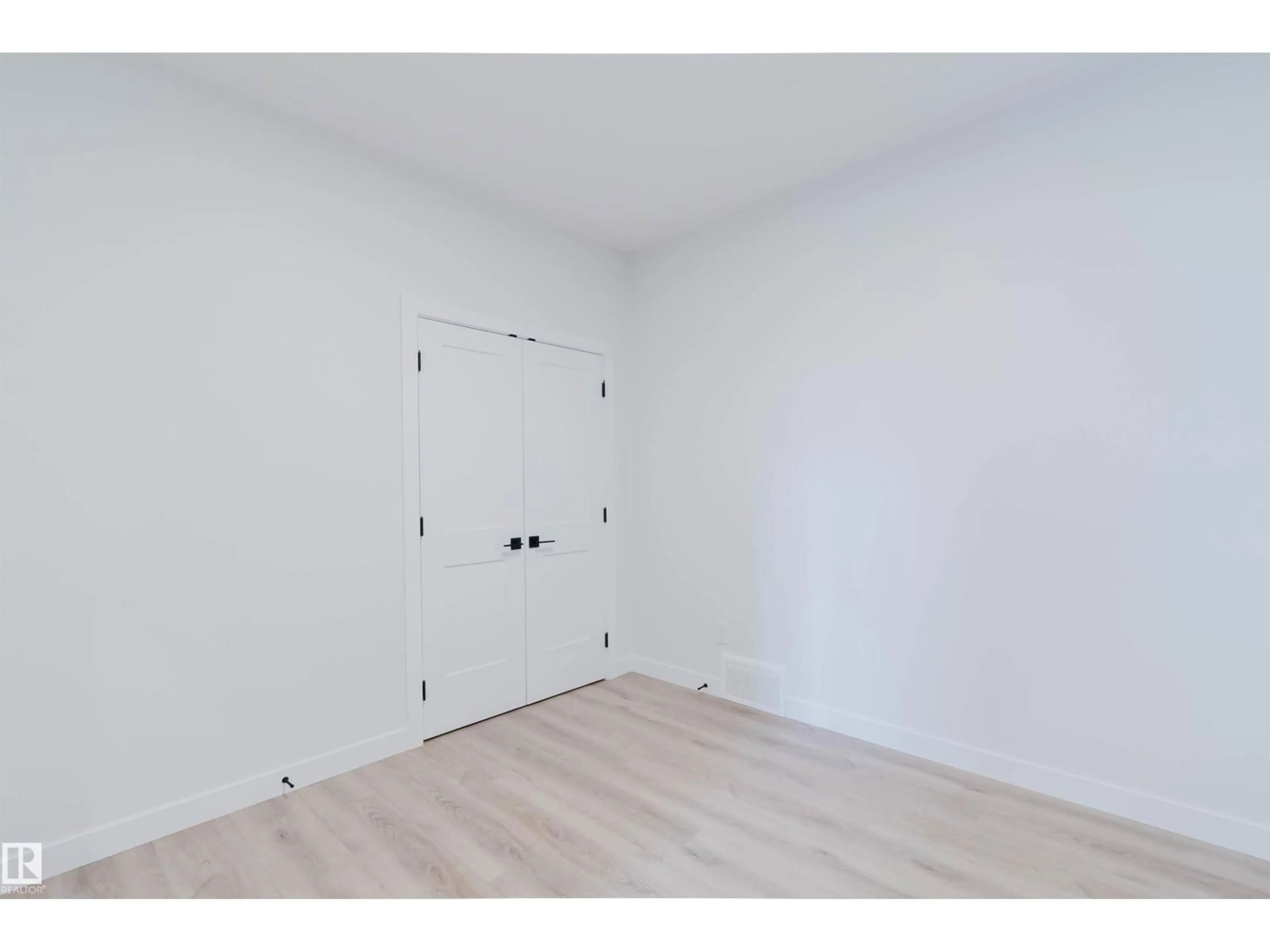 Storage room or clothes room or walk-in closet for 224 EDGEMONT GR, Edmonton Alberta T6M3J6
