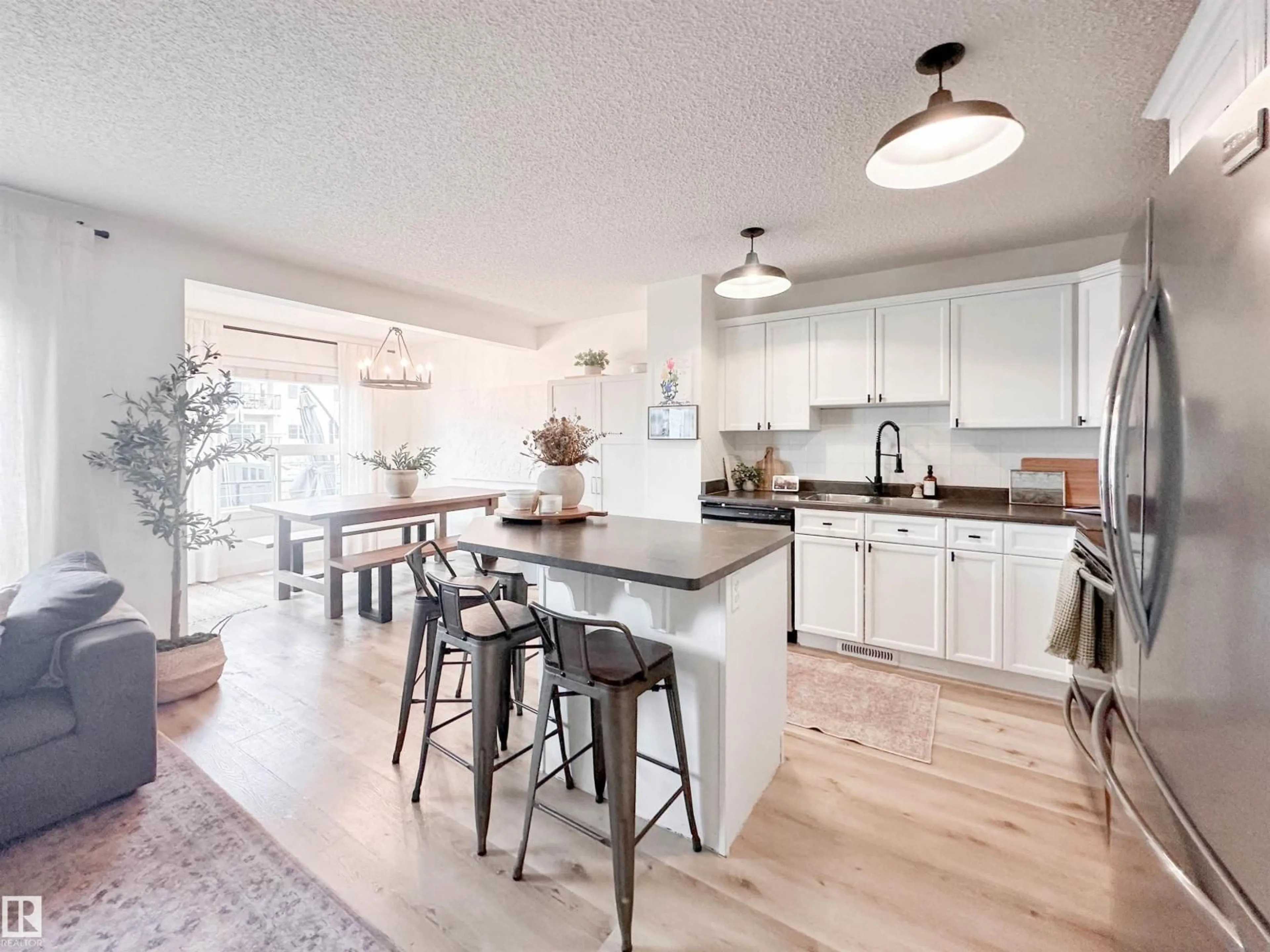 Open concept kitchen, unknown for 60 NEVIS CL, St. Albert Alberta T8N0R7