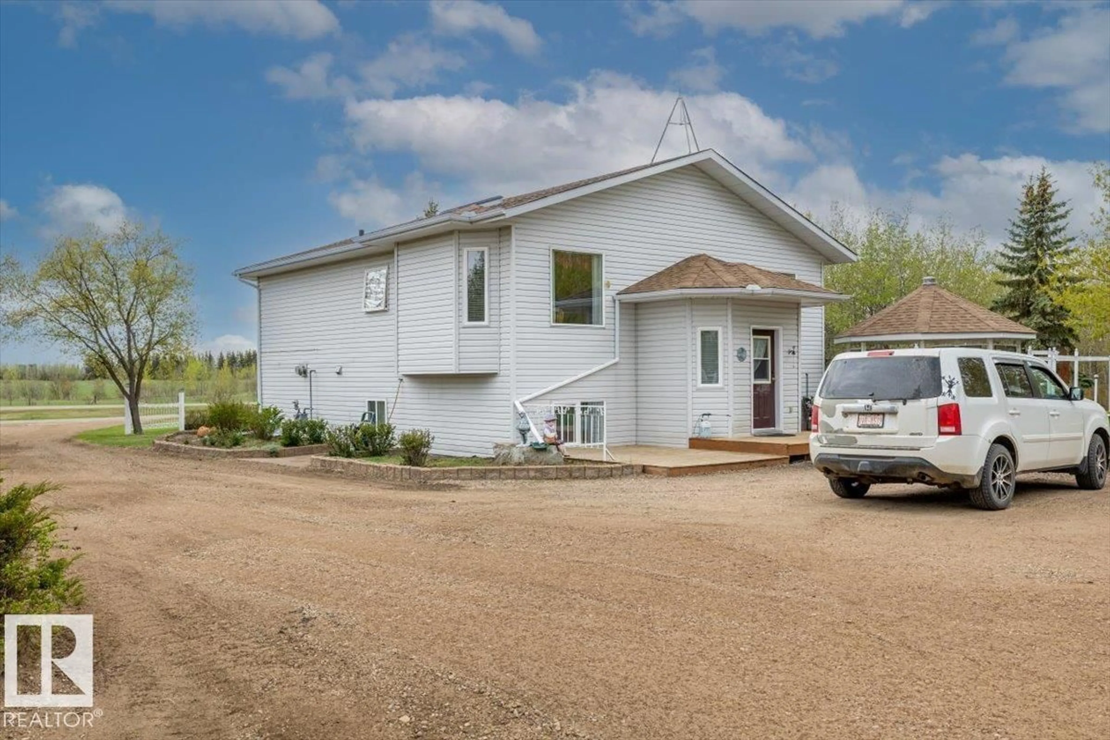 Unknown for #11 - 22515 TWP ROAD 575 A, Rural Sturgeon County Alberta T0A1N6