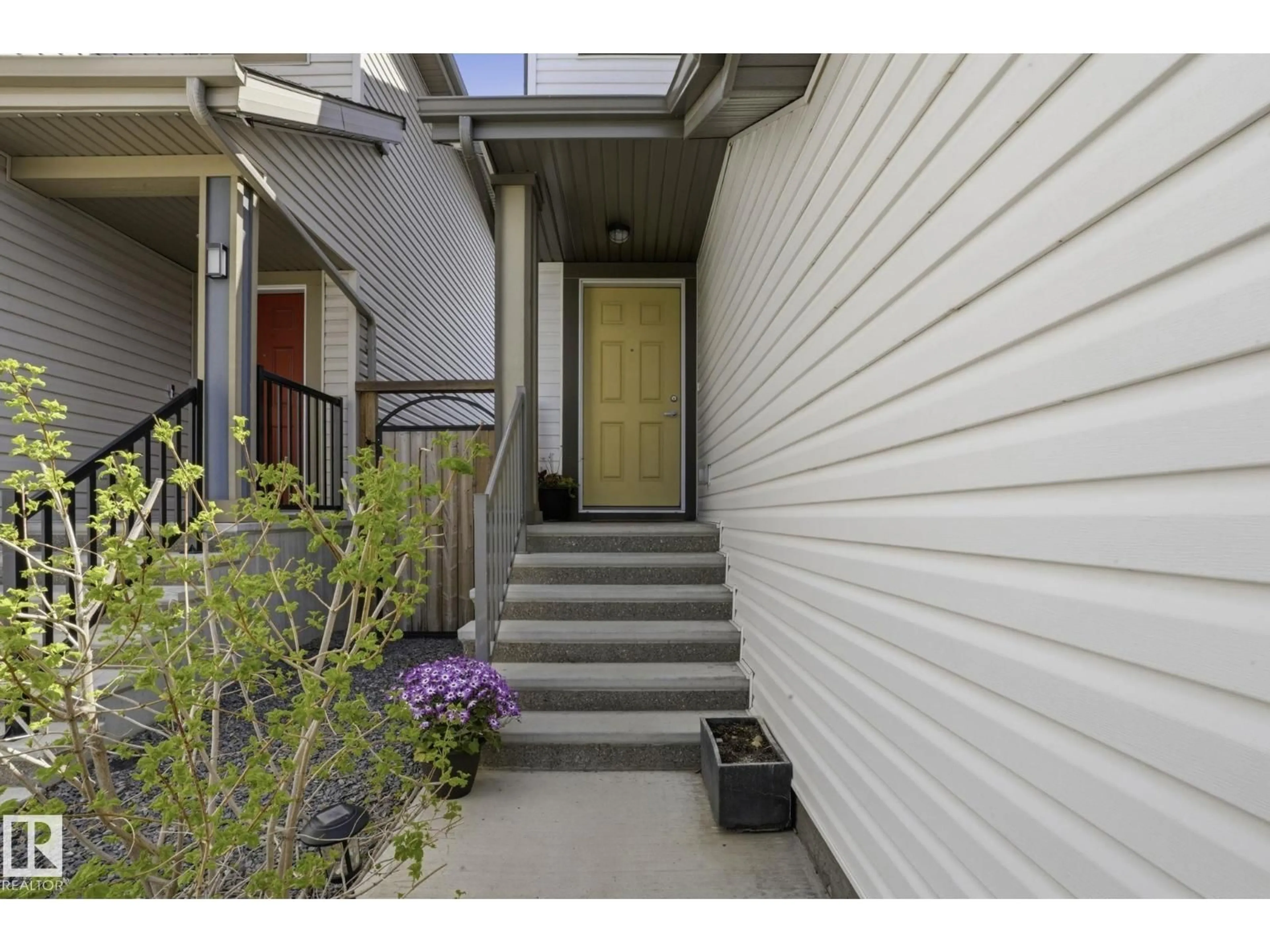 Indoor entryway for NW - 9495 228 ST, Edmonton Alberta T5T7H5