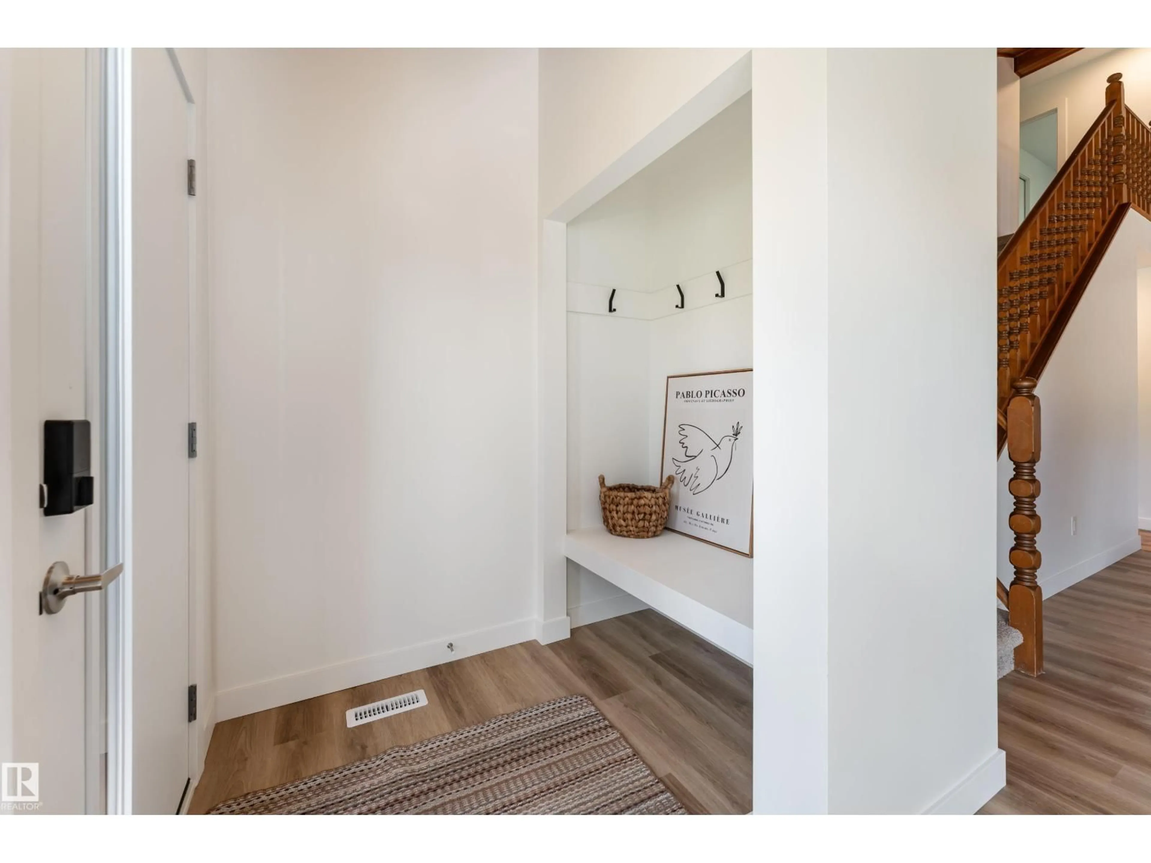 Indoor entryway for NW - 6410 187A ST, Edmonton Alberta T5T2N4