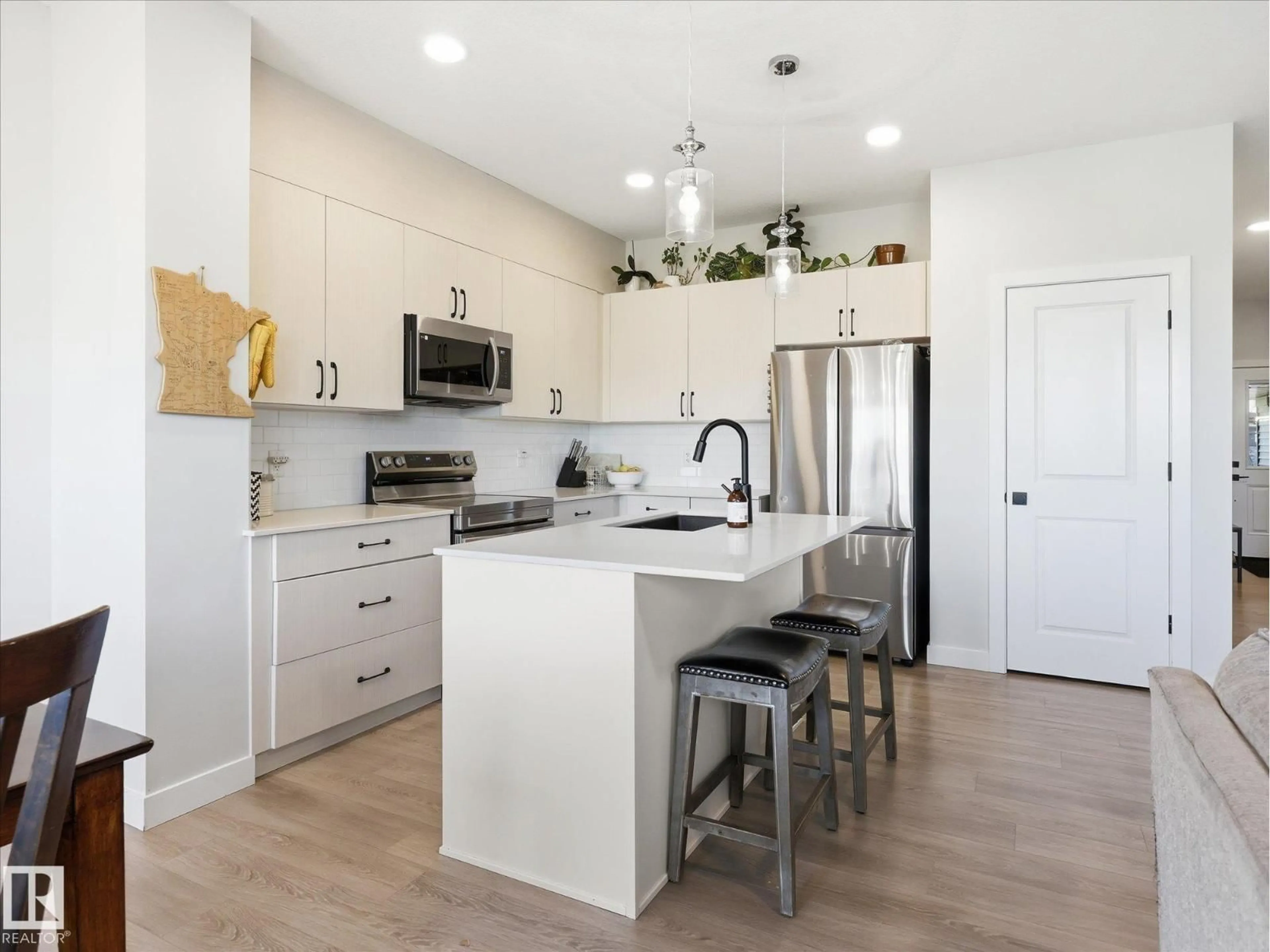 Open concept kitchen, unknown for 362 GENESIS VI, Stony Plain Alberta T7Z0J6
