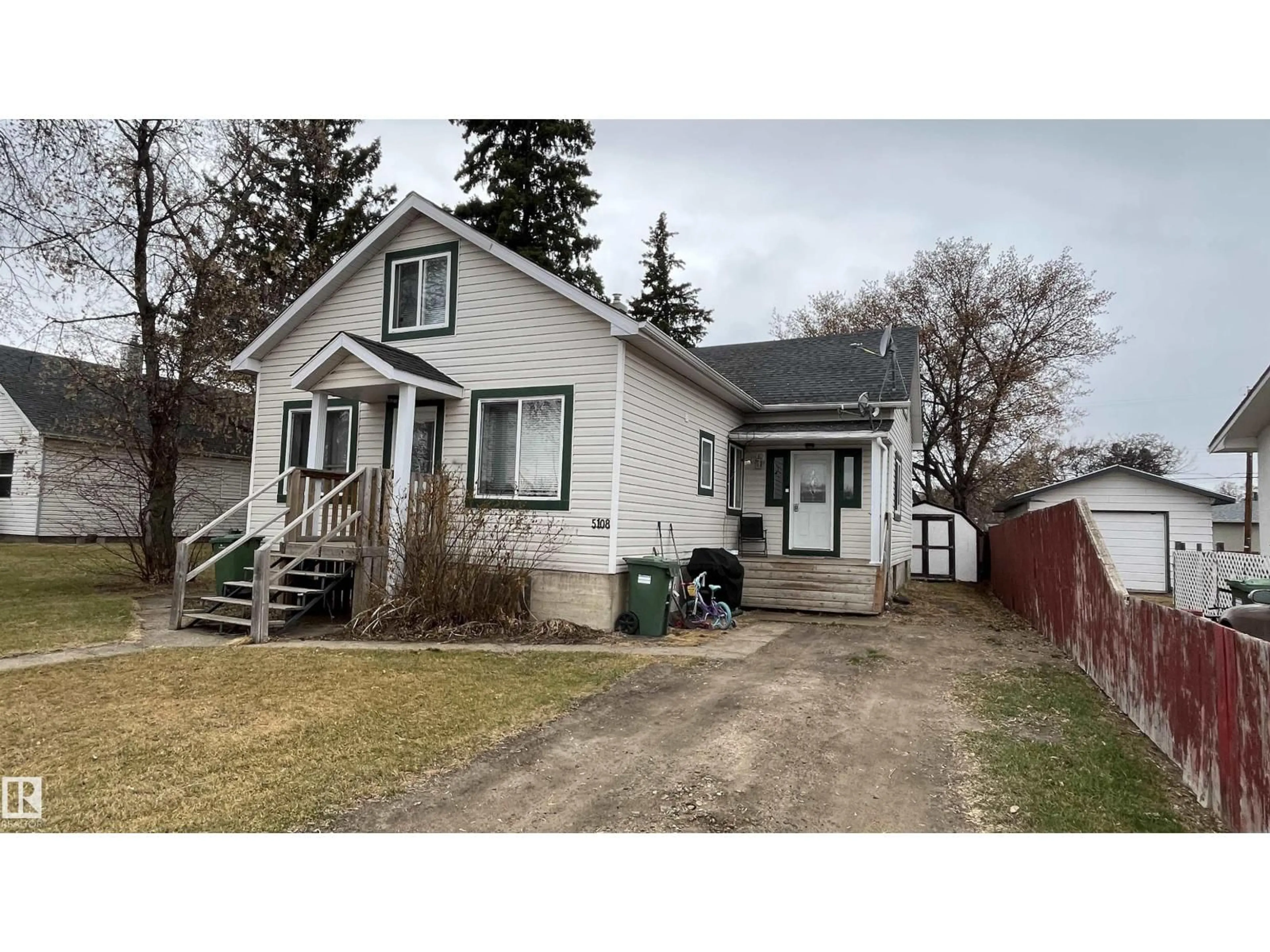 A pic from outside/outdoor area/front of a property/back of a property/a pic from drone, street for 5108 50 ST, Bonnyville Town Alberta T9N0A6
