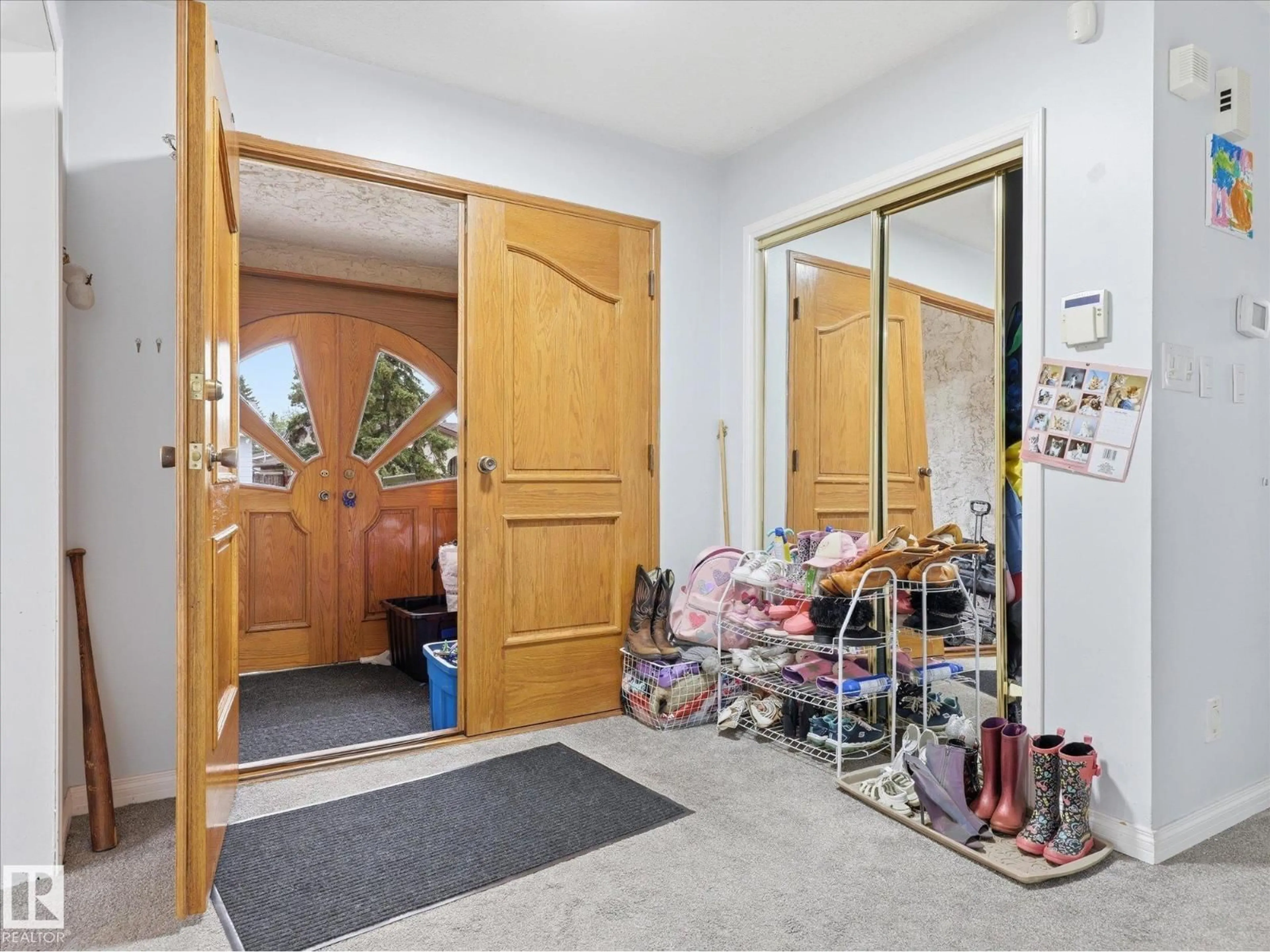 Indoor entryway for NW - 14320 117 ST, Edmonton Alberta T5X1S6