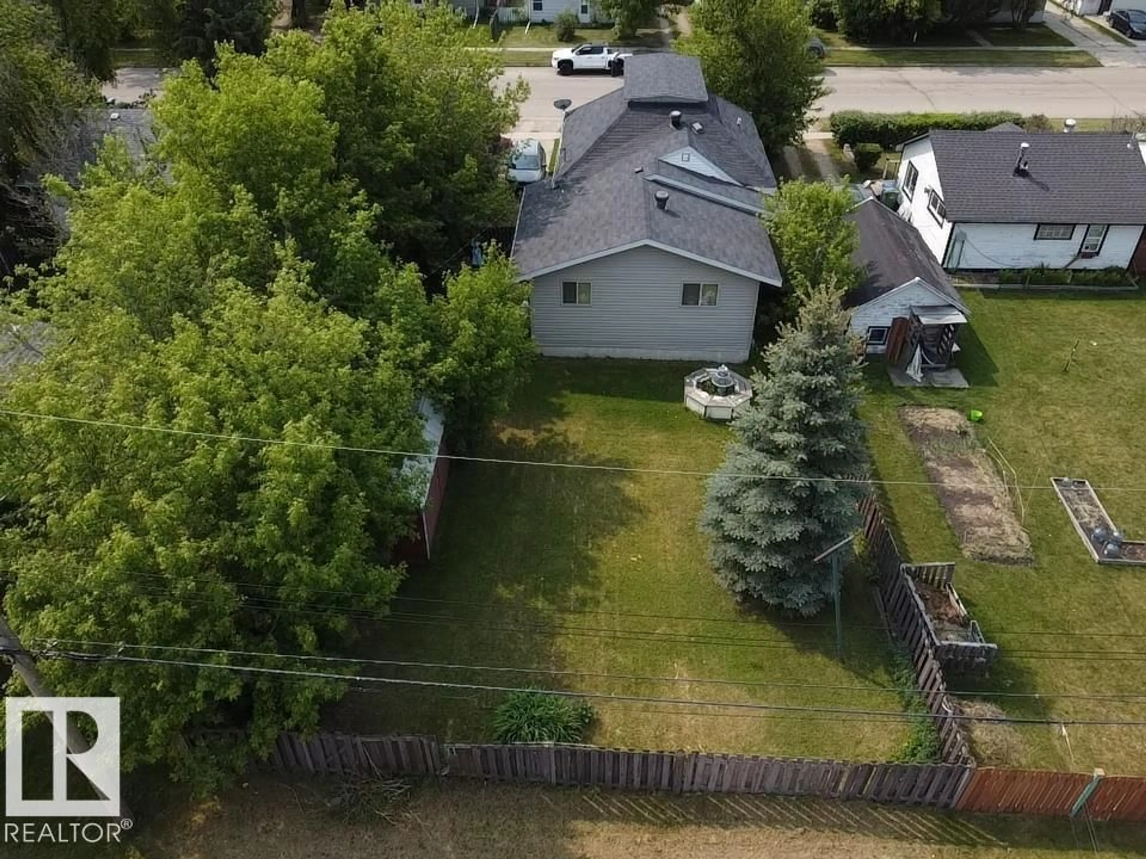 A pic from outside/outdoor area/front of a property/back of a property/a pic from drone, street for 4612 47 AV, Wetaskiwin Alberta T9A0J4