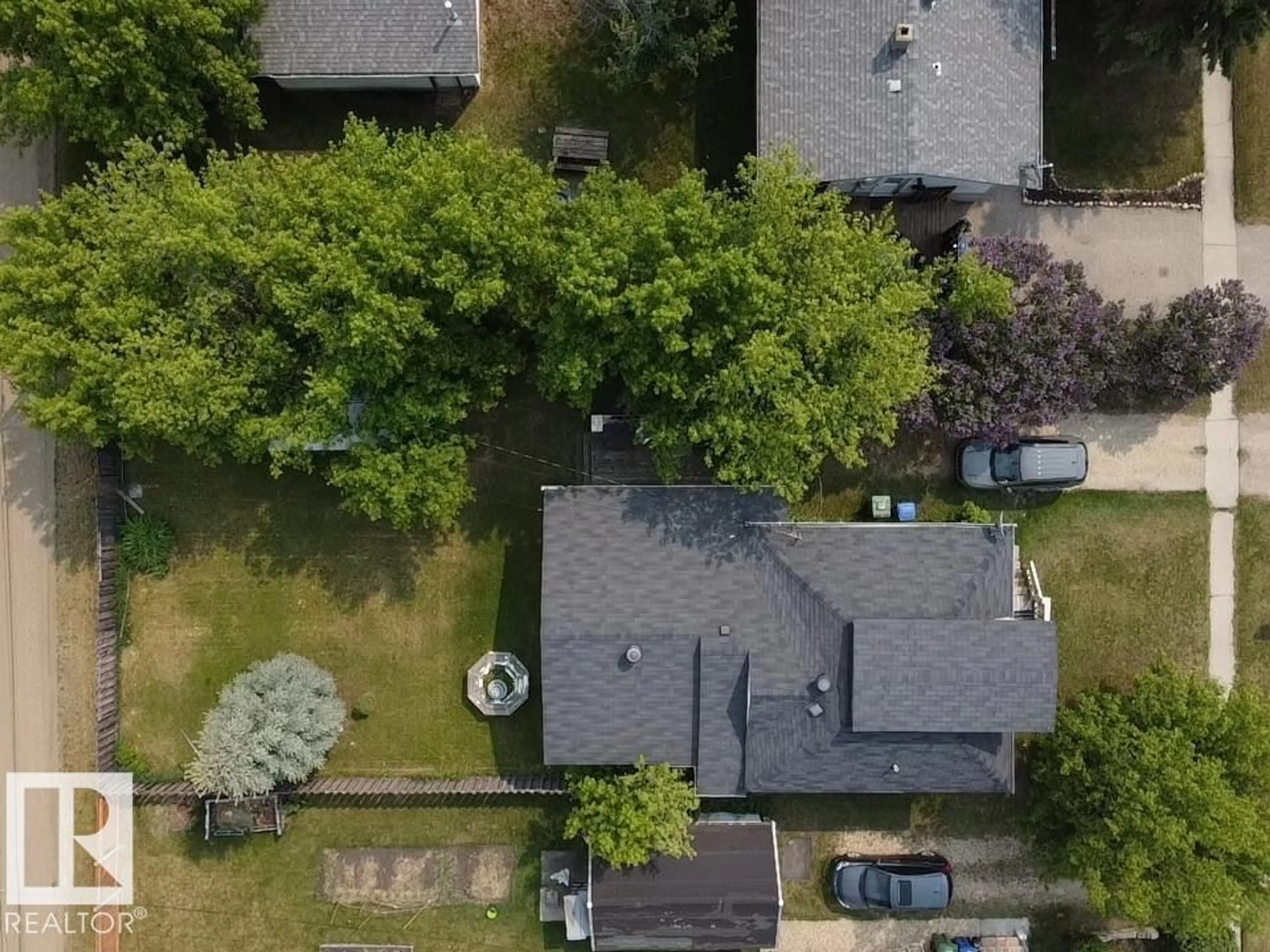 A pic from outside/outdoor area/front of a property/back of a property/a pic from drone, street for 4612 47 AV, Wetaskiwin Alberta T9A0J4