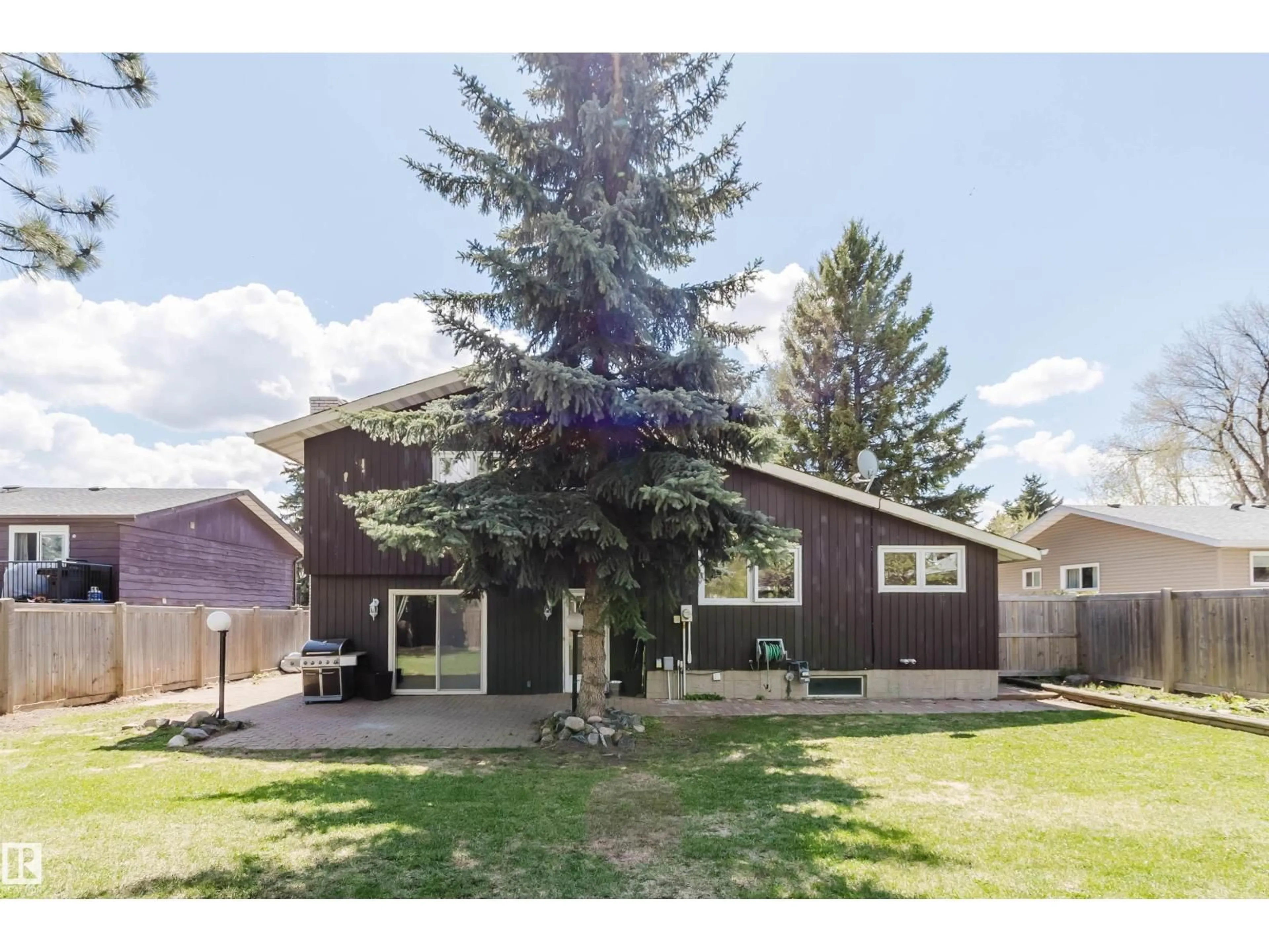 Home with vinyl exterior material, street for 24 BRAESIDE CR, Sherwood Park Alberta T6L5J1