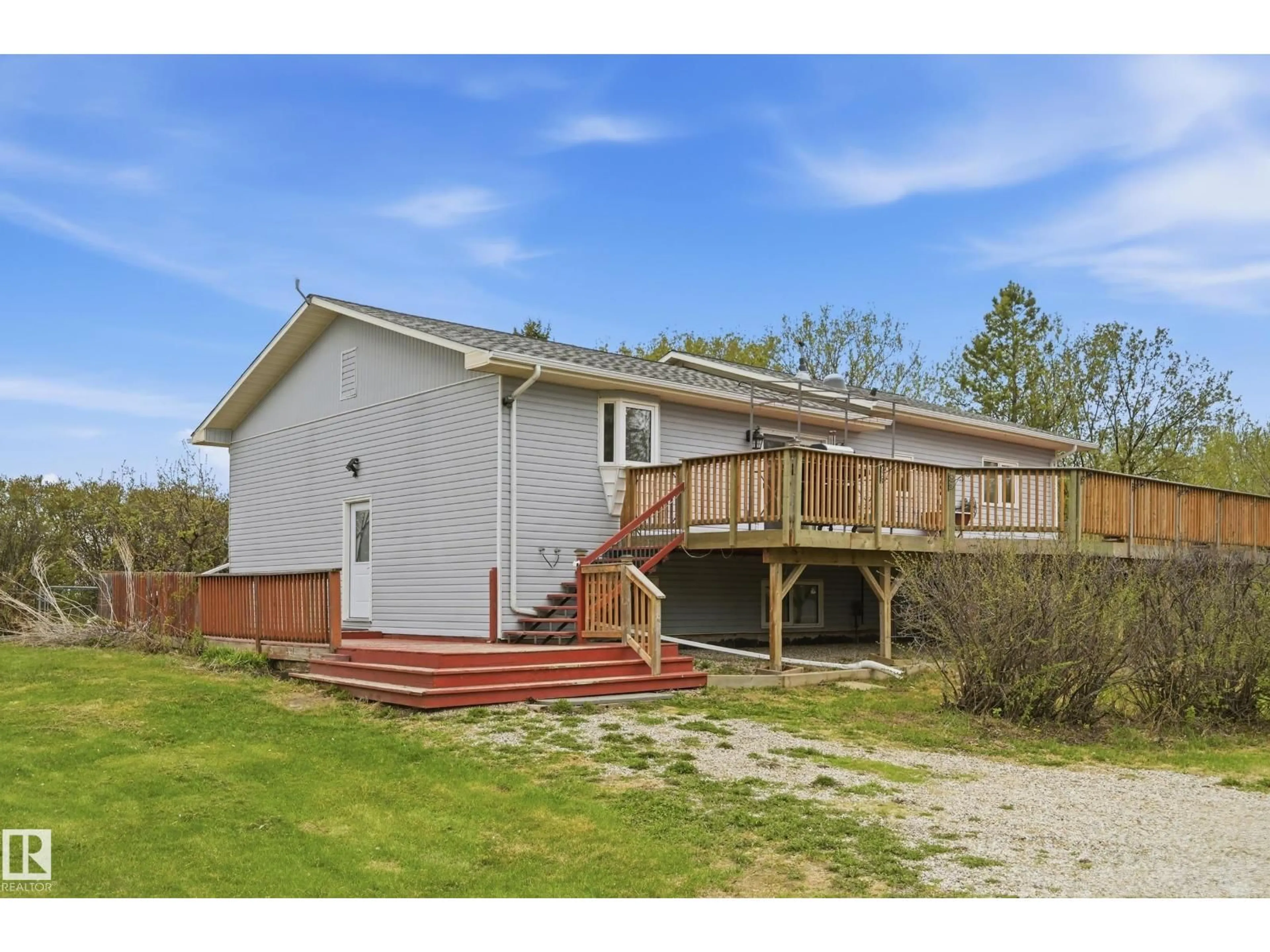 A pic from outside/outdoor area/front of a property/back of a property/a pic from drone, water/lake/river/ocean view for 51102 RGE ROAD 22, Rural Parkland County Alberta T7Y2H7