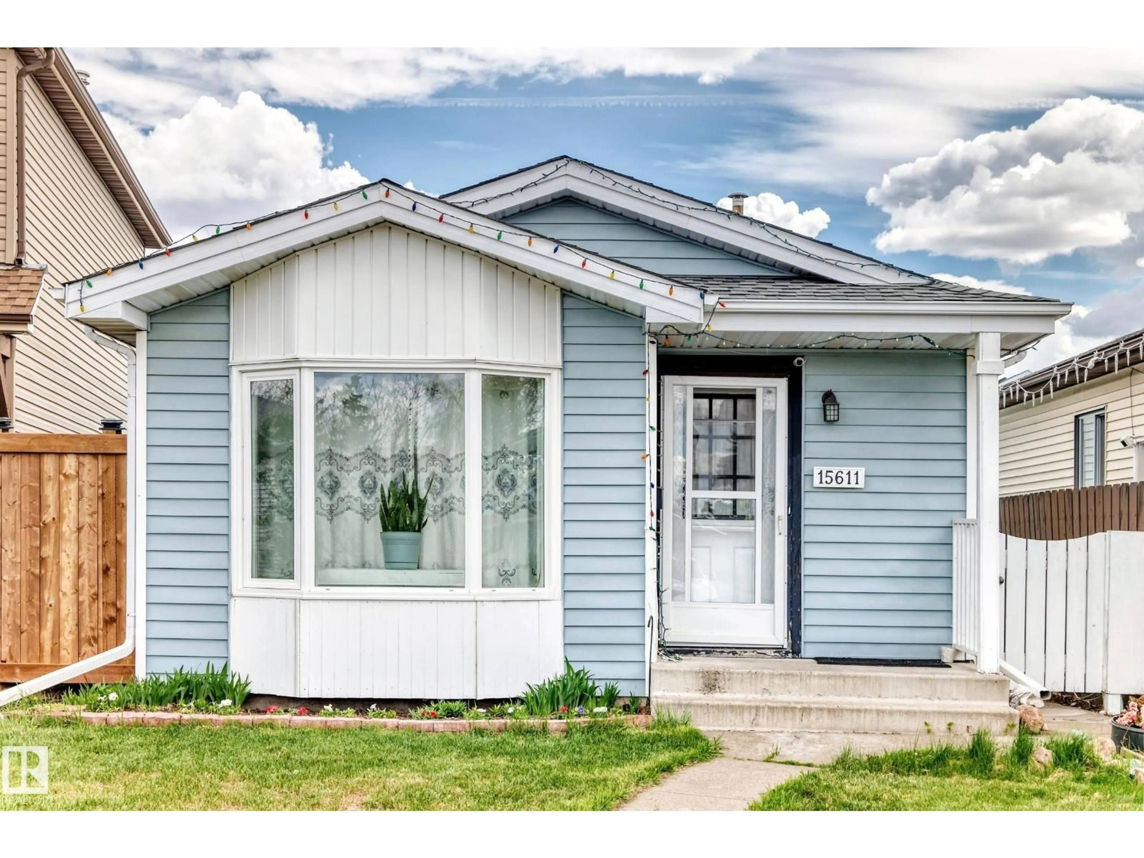 Home with vinyl exterior material, street for NW - 15611 83A ST, Edmonton Alberta T5Z2R6