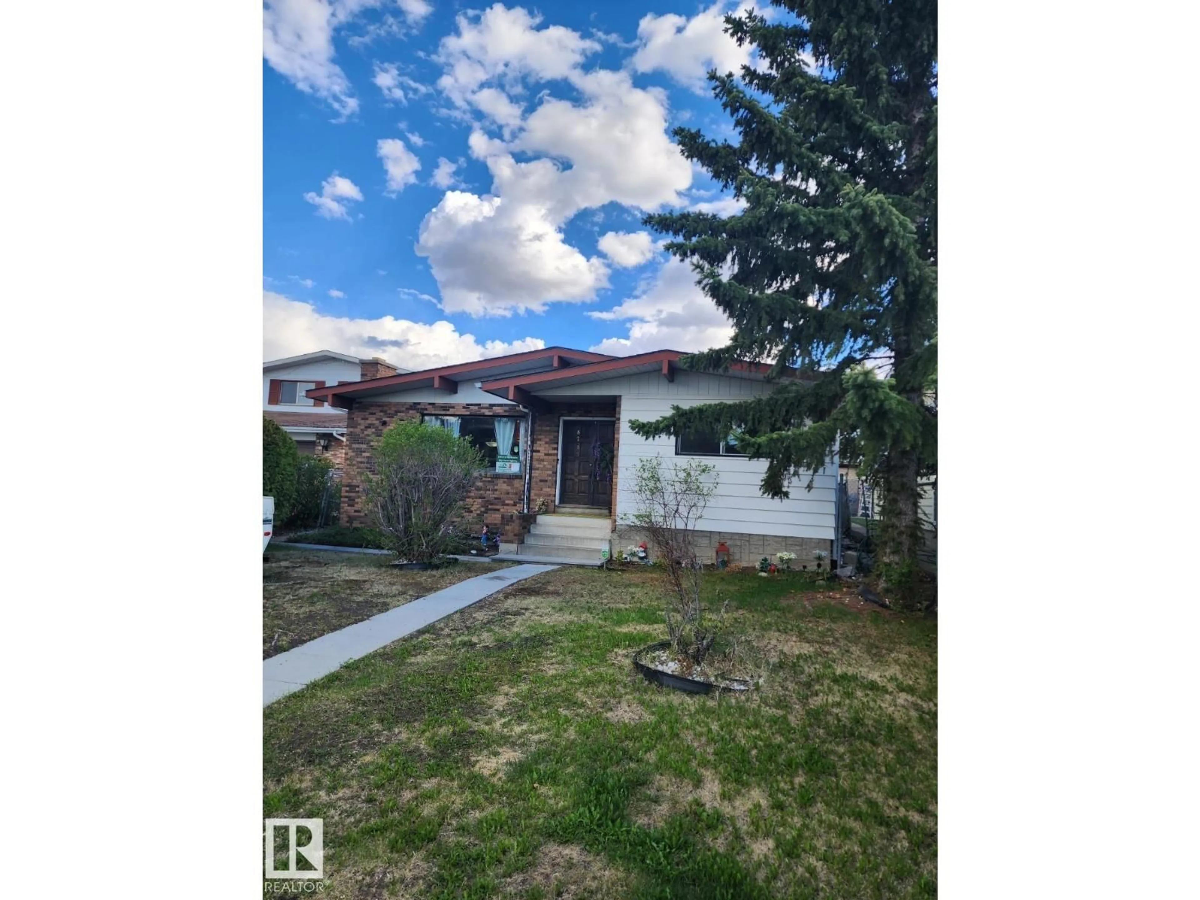 Unknown for 8715 41 AV, Edmonton Alberta T6K1G8