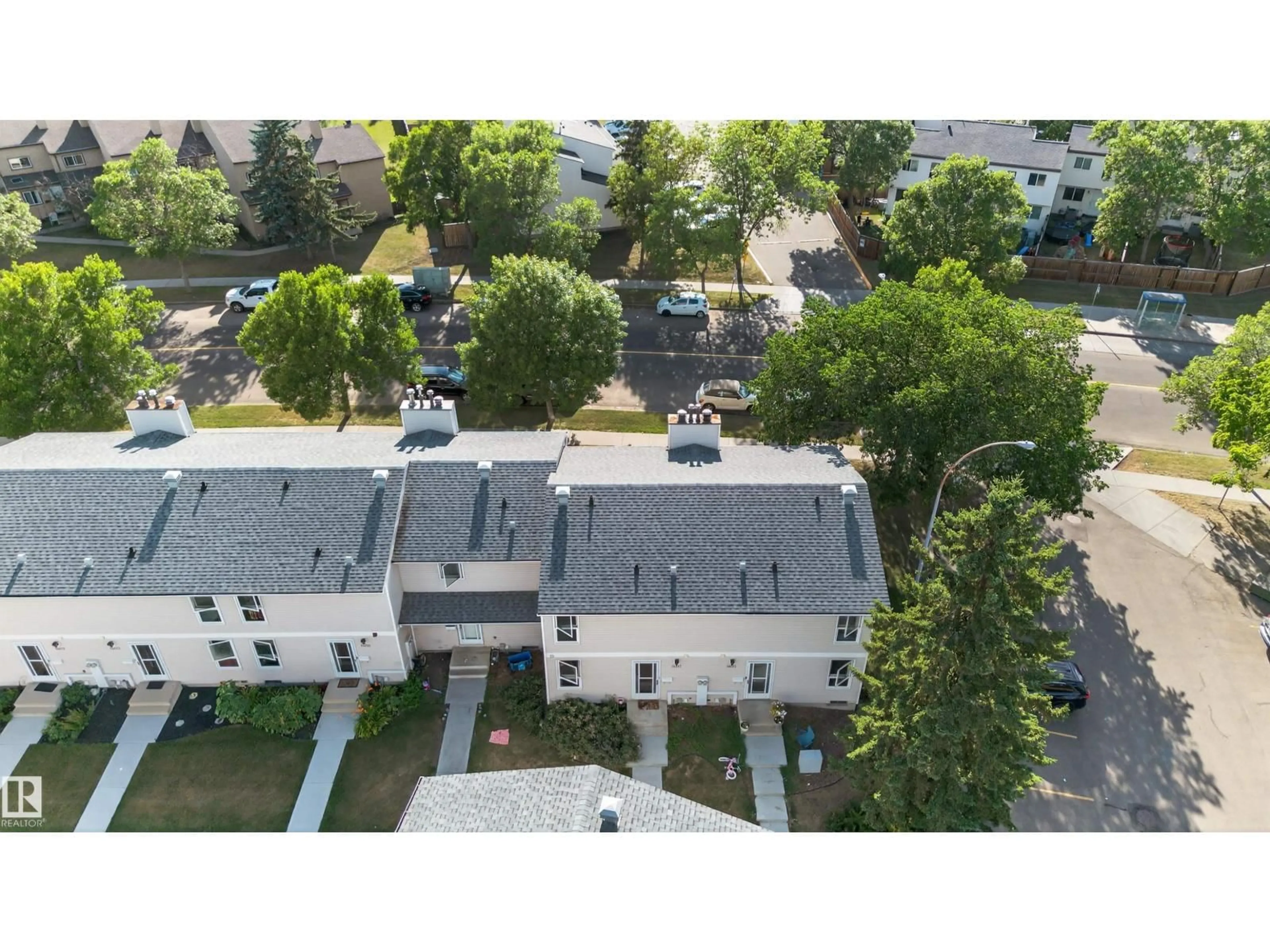 A pic from outside/outdoor area/front of a property/back of a property/a pic from drone, unknown for 14017 121 ST NW, Edmonton Alberta T5X4H8