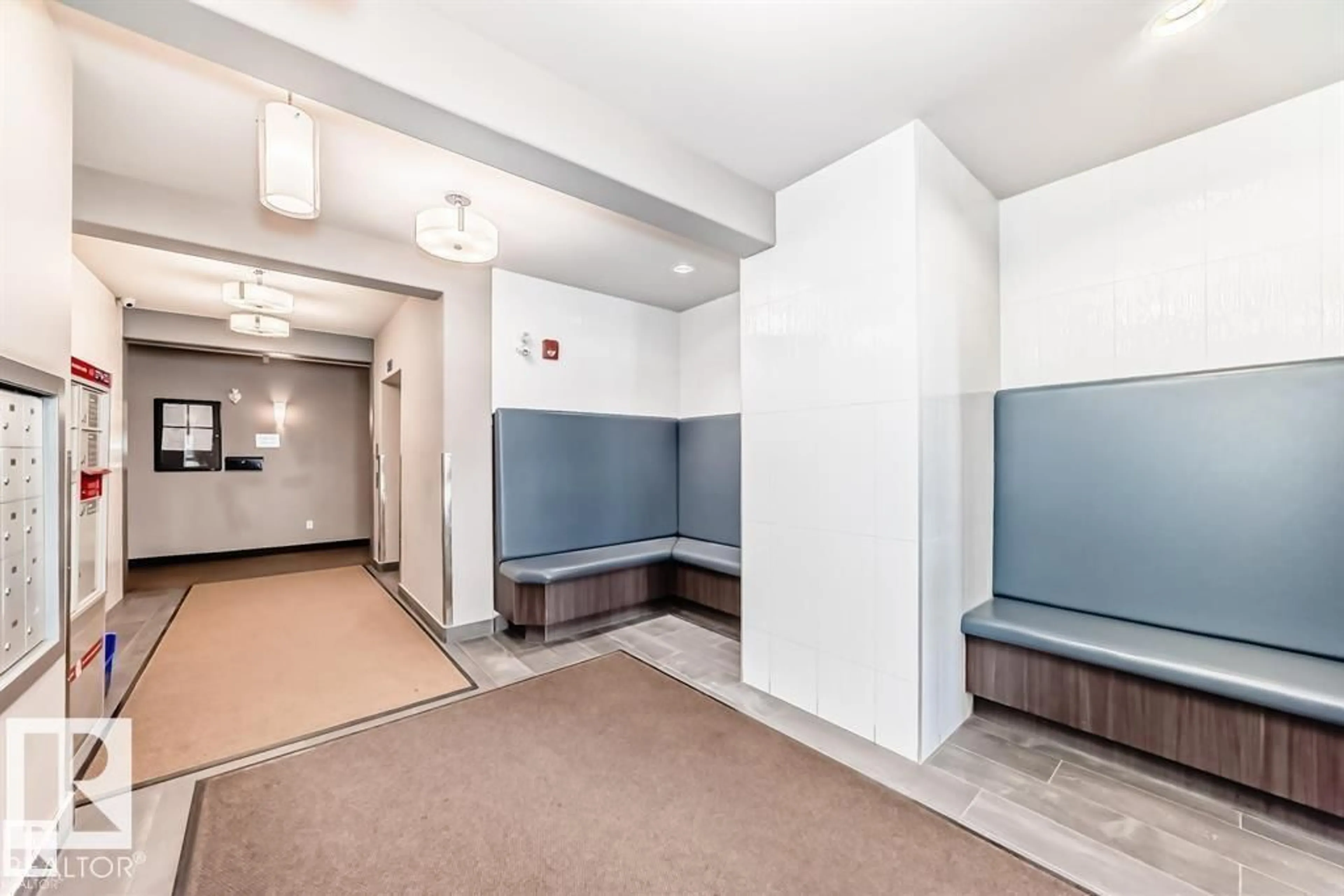 Indoor foyer for 308 - 228 AMBLESIDE LI, Edmonton Alberta T6W0V3