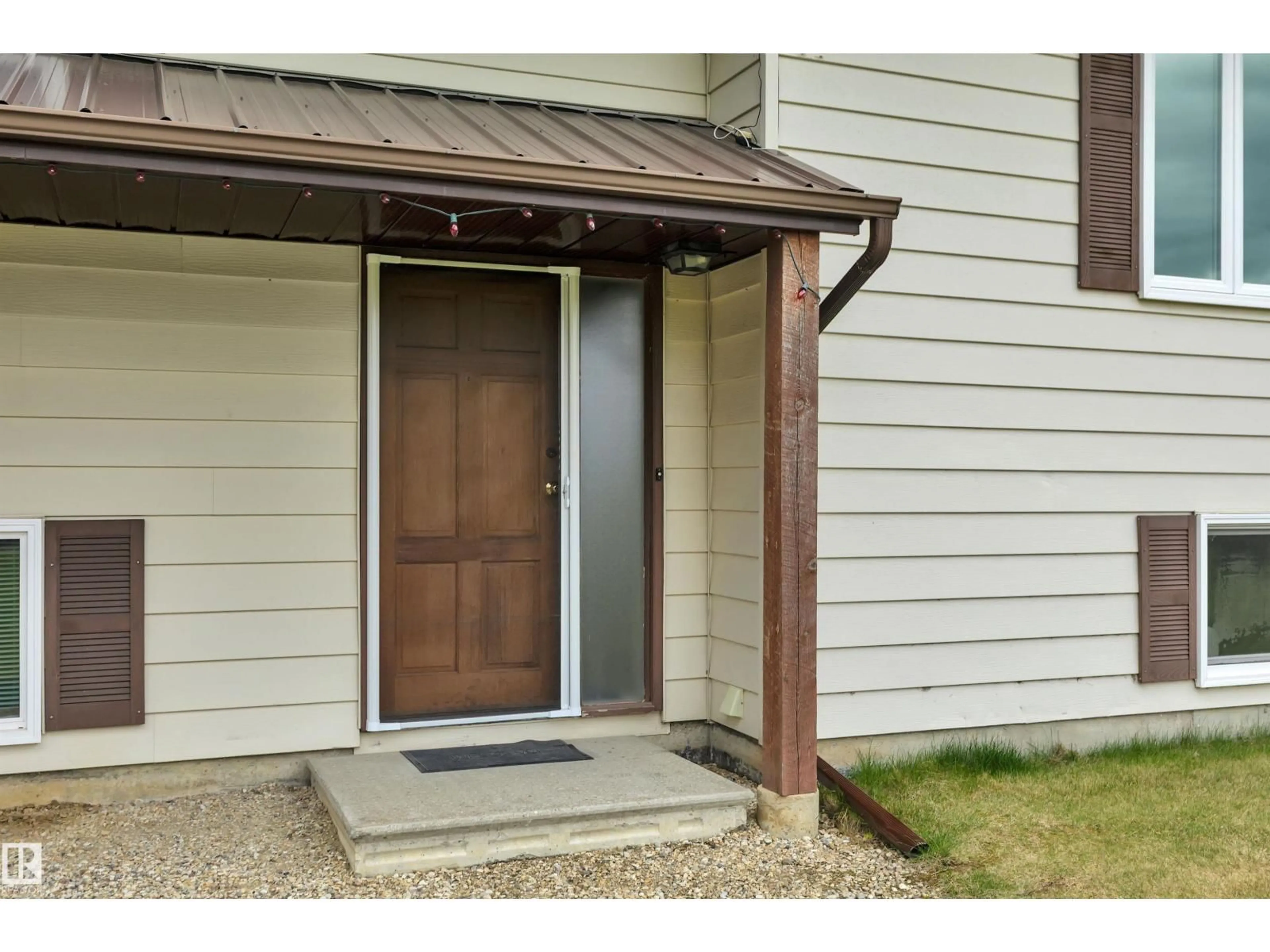 Indoor entryway for 7 - 53503 RGE ROAD 274, Rural Parkland County Alberta T7X3R9