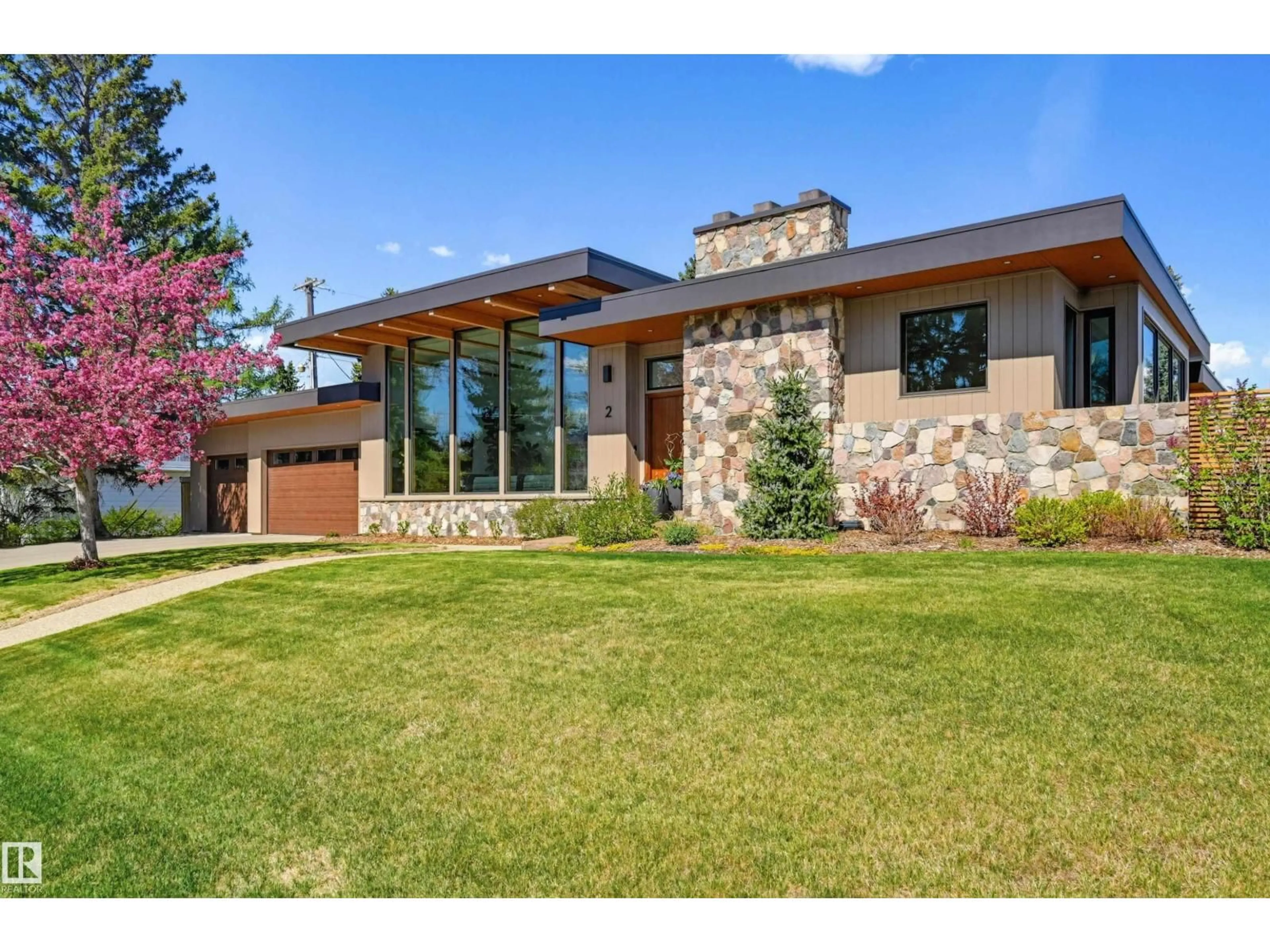 Home with brick exterior material, mountain view for 2 VALLEYVIEW CR, Edmonton Alberta T5R5S4