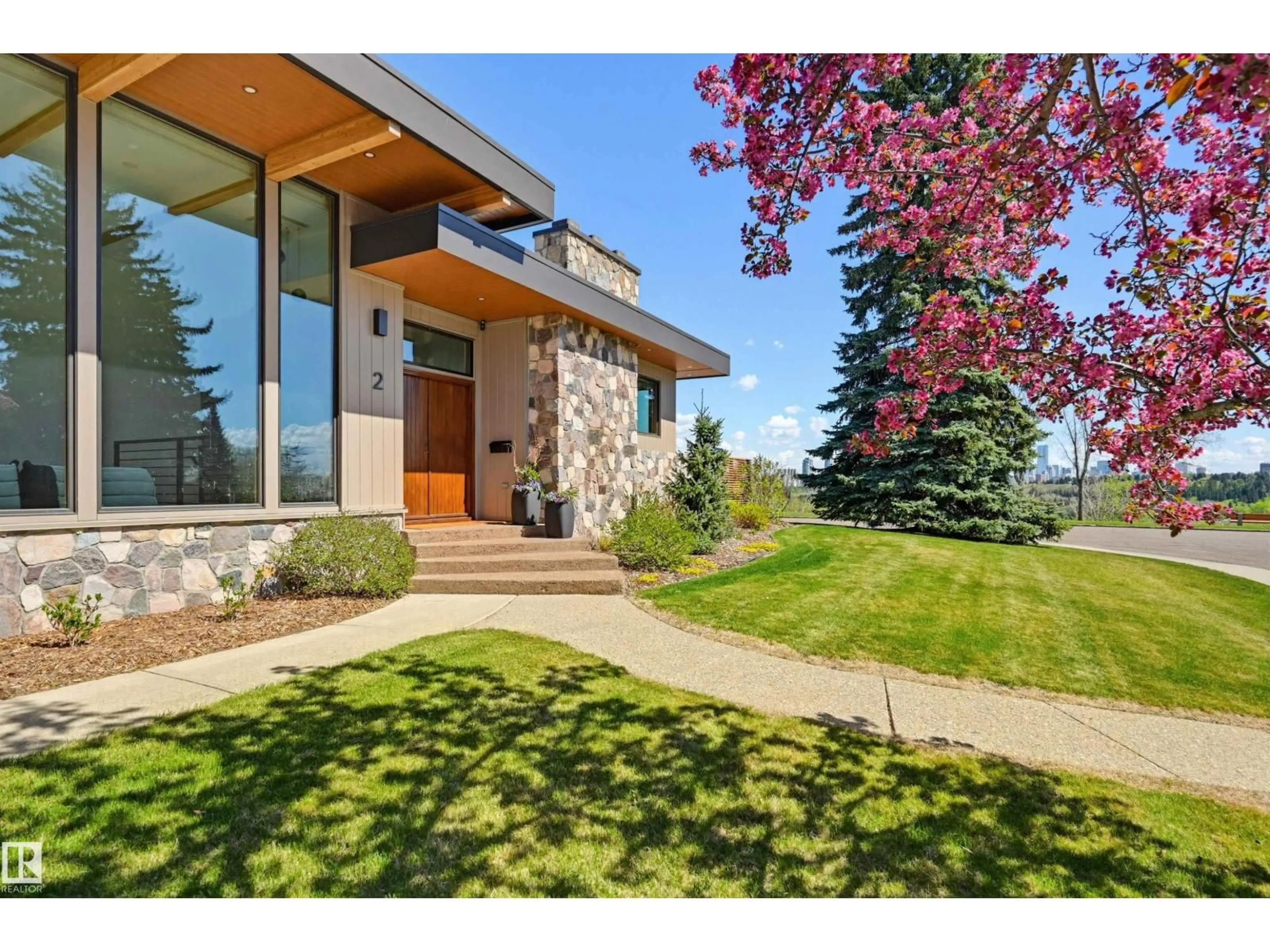 Unknown for 2 VALLEYVIEW CR, Edmonton Alberta T5R5S4