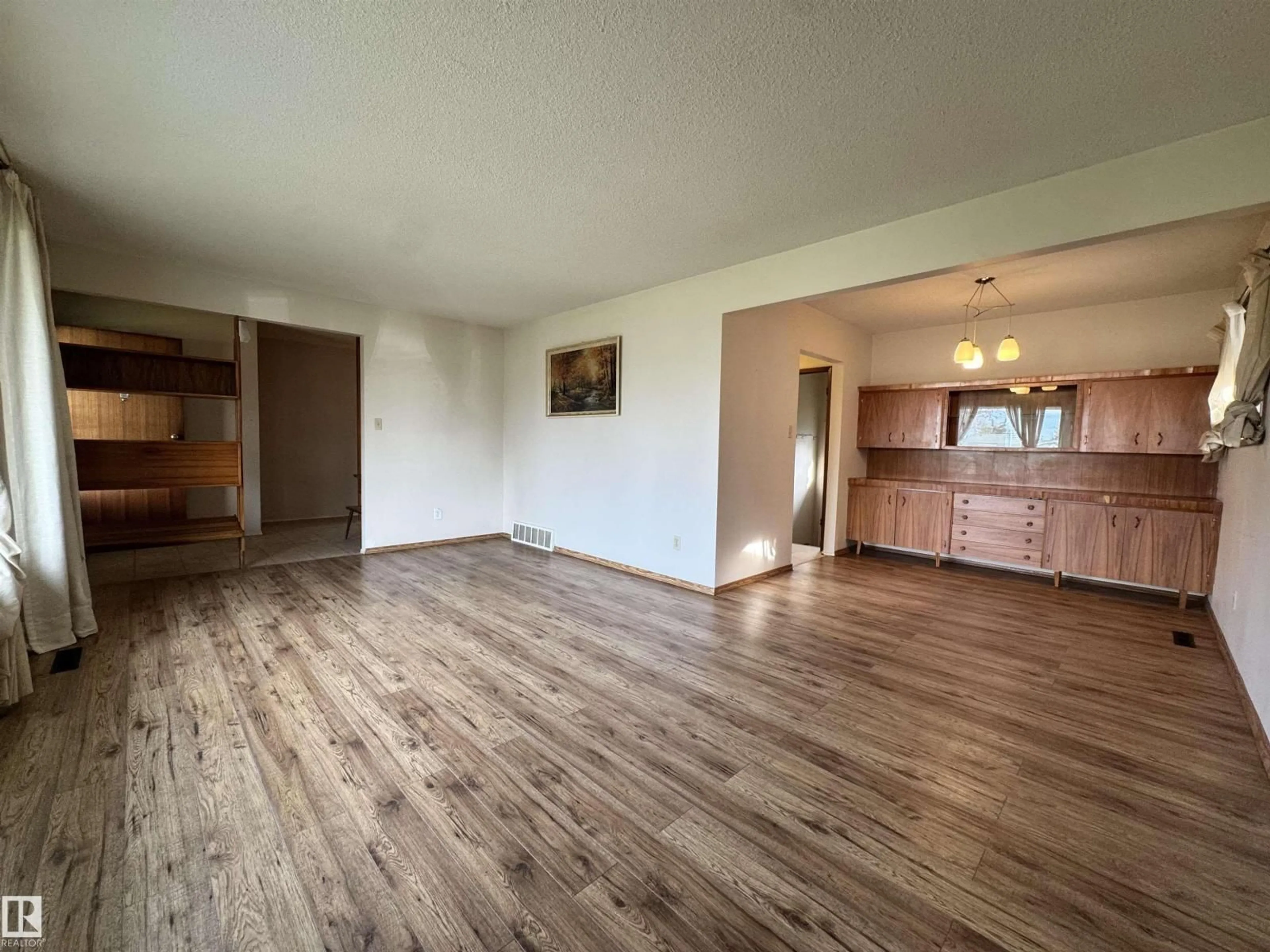 A pic of a room for 5707 90 AV, Edmonton Alberta T6B0P1