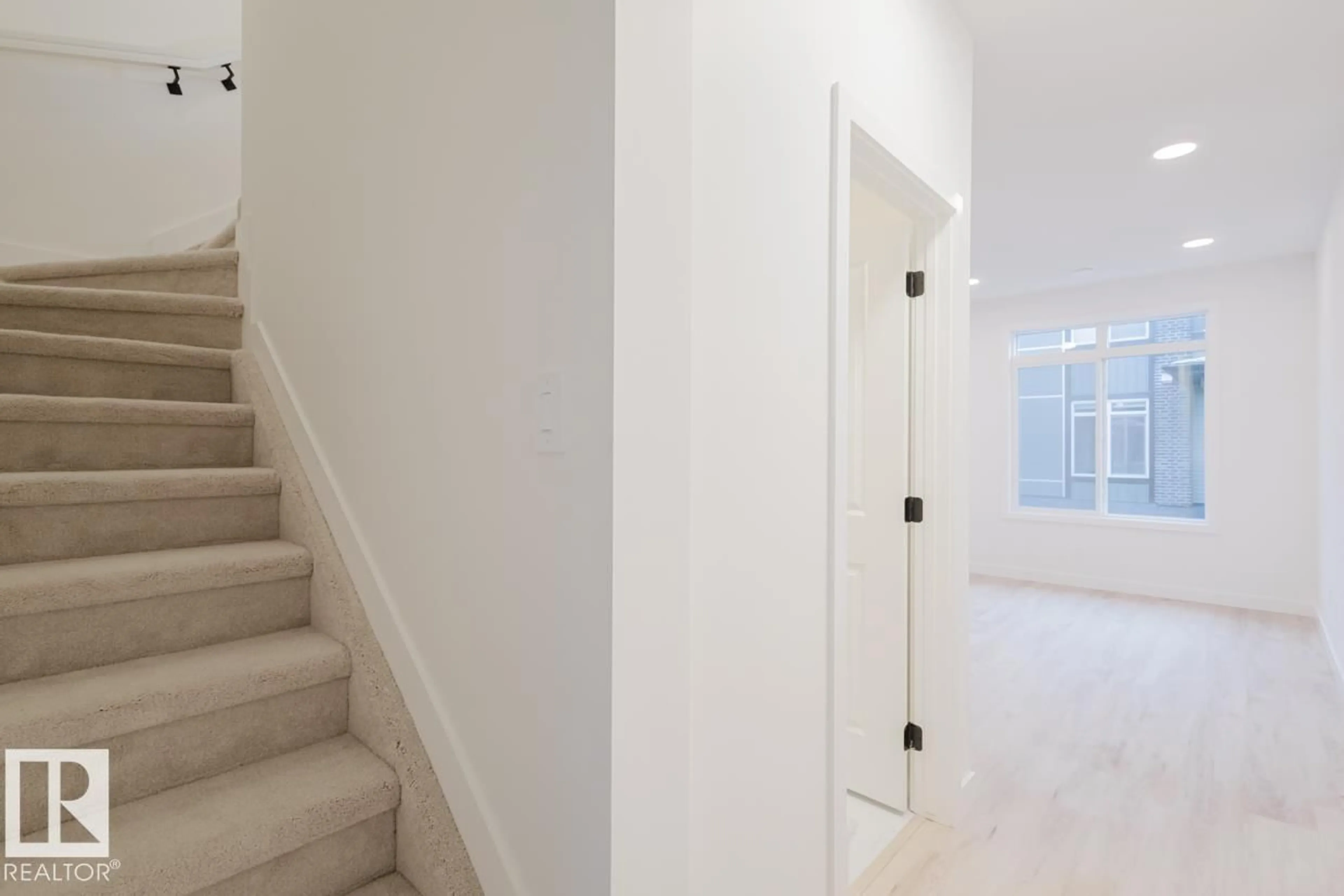 Unknown for #3 - 16231 19 AV, Edmonton Alberta T6W5C6