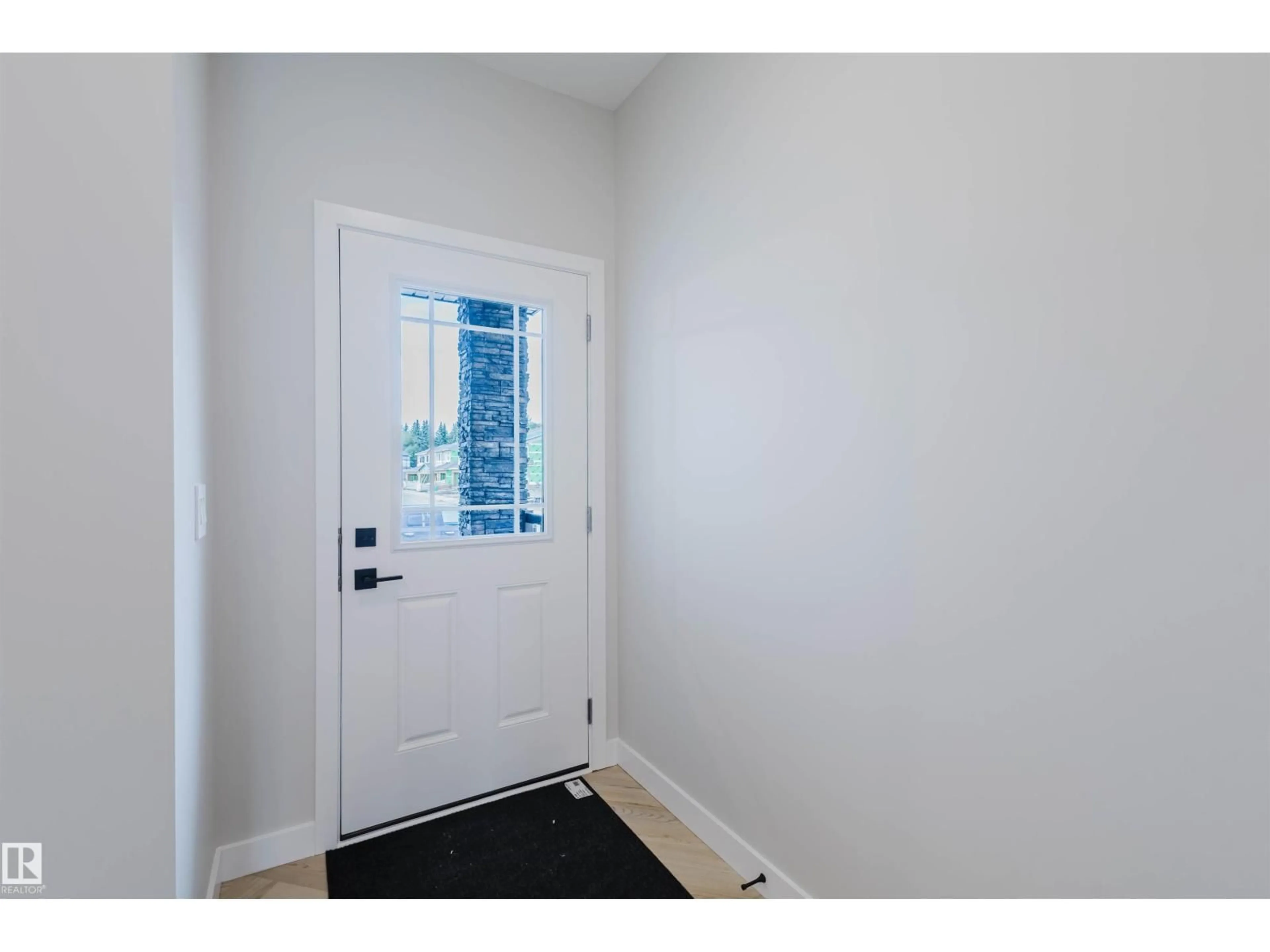 Indoor entryway for 21 CESSY ST, St. Albert Alberta T8T2E2