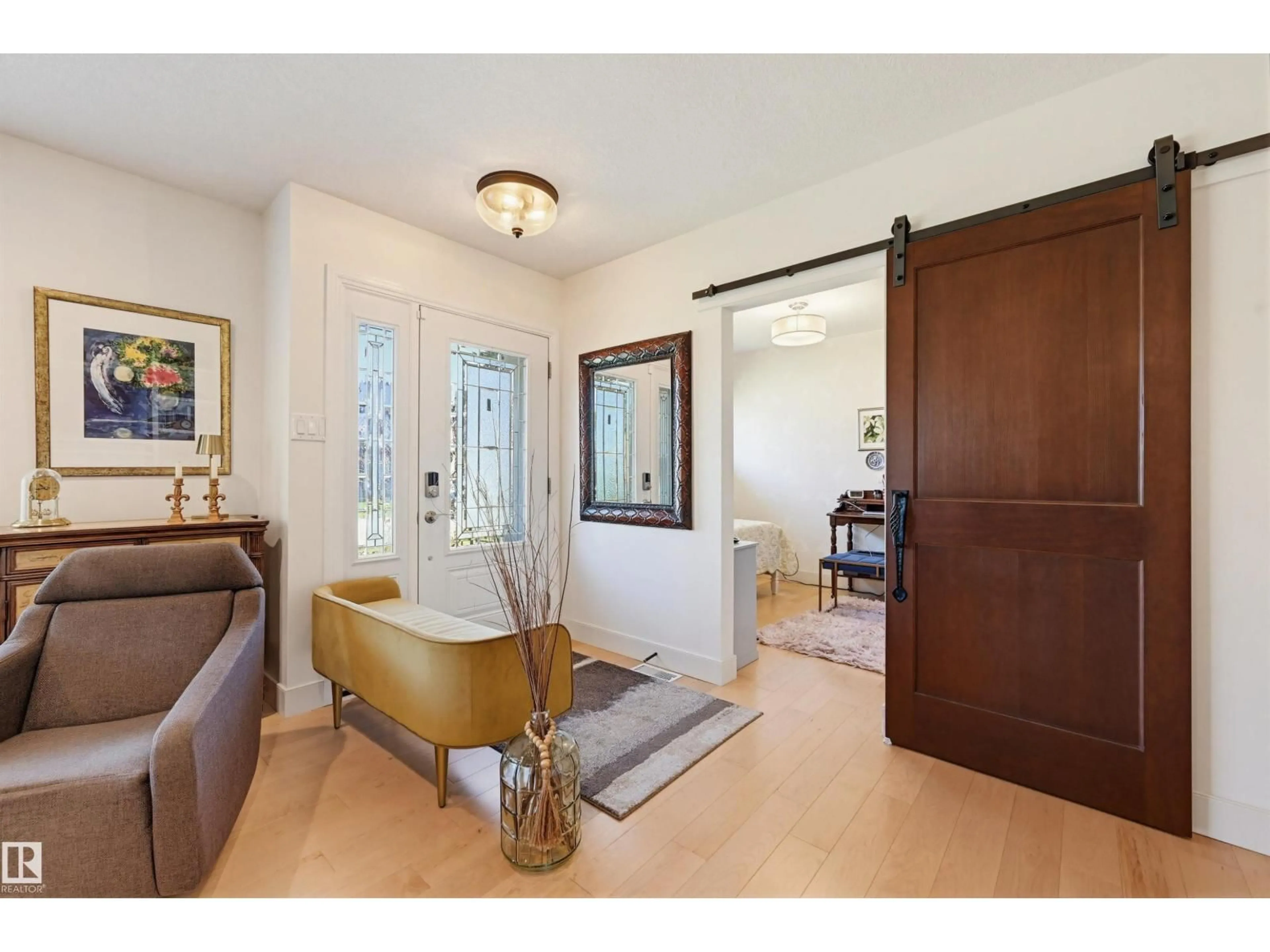 Indoor entryway for 14631 88 AV, Edmonton Alberta T5R4J7