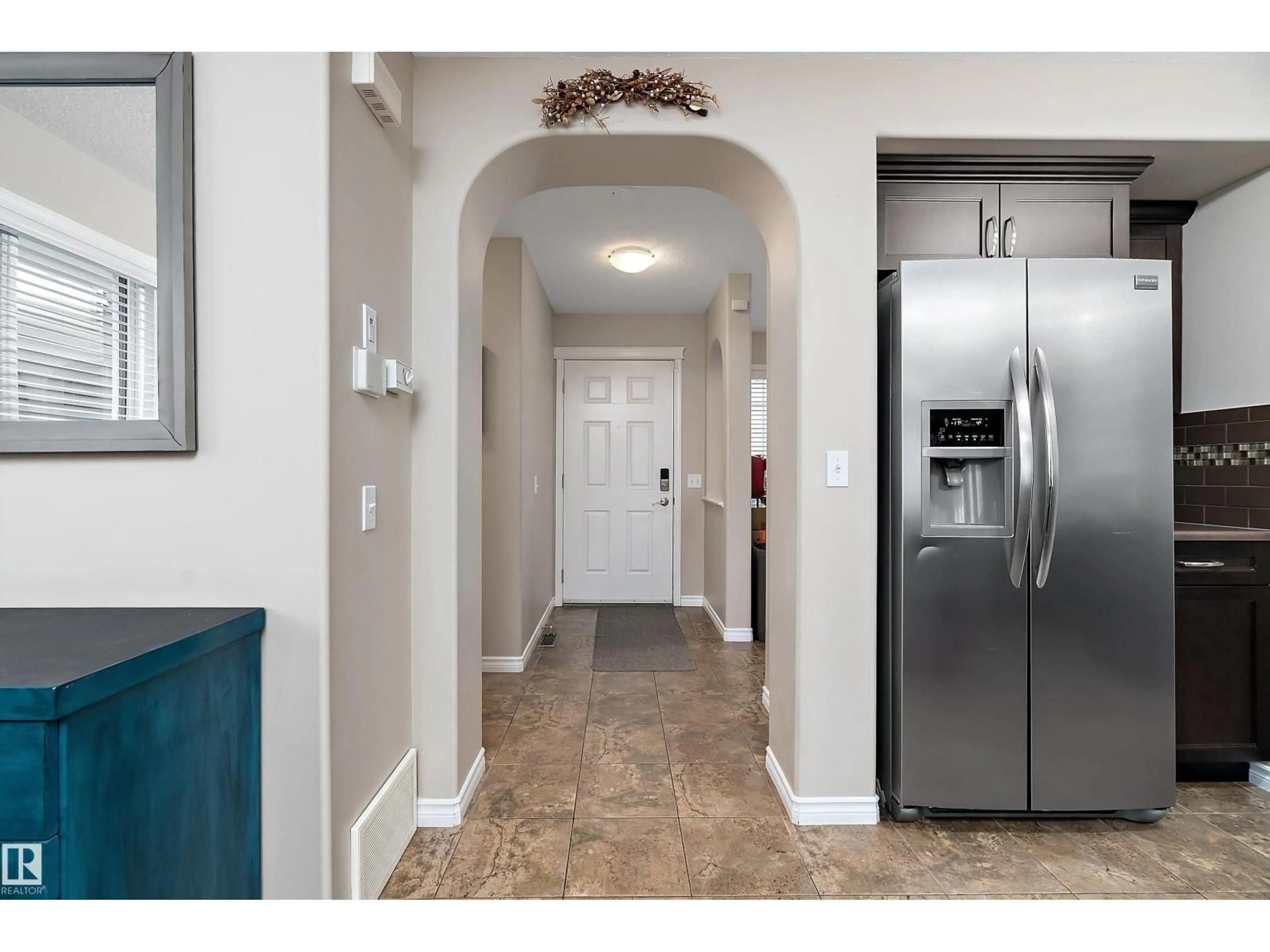 Indoor entryway for 2007 74 ST, Edmonton Alberta T6X0V7