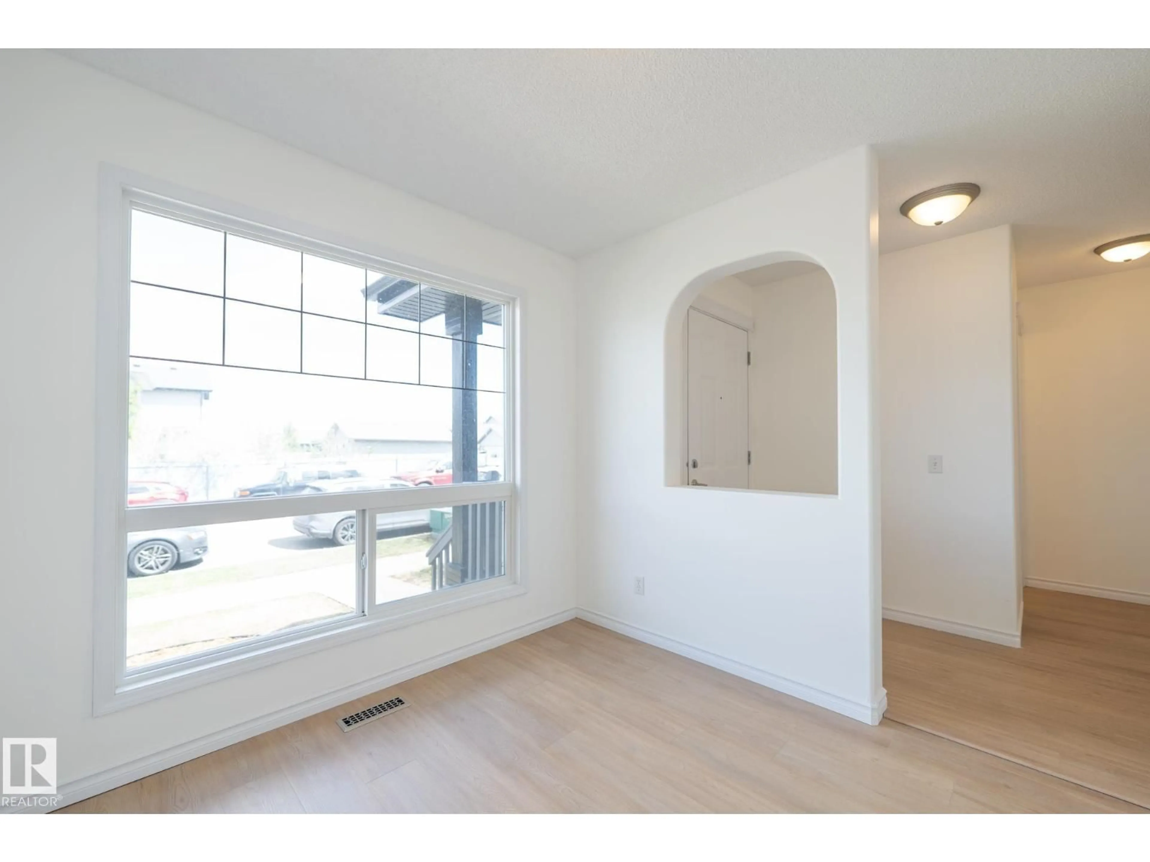 A pic of a room for 20339 58 AV, Edmonton Alberta T6M2Z2