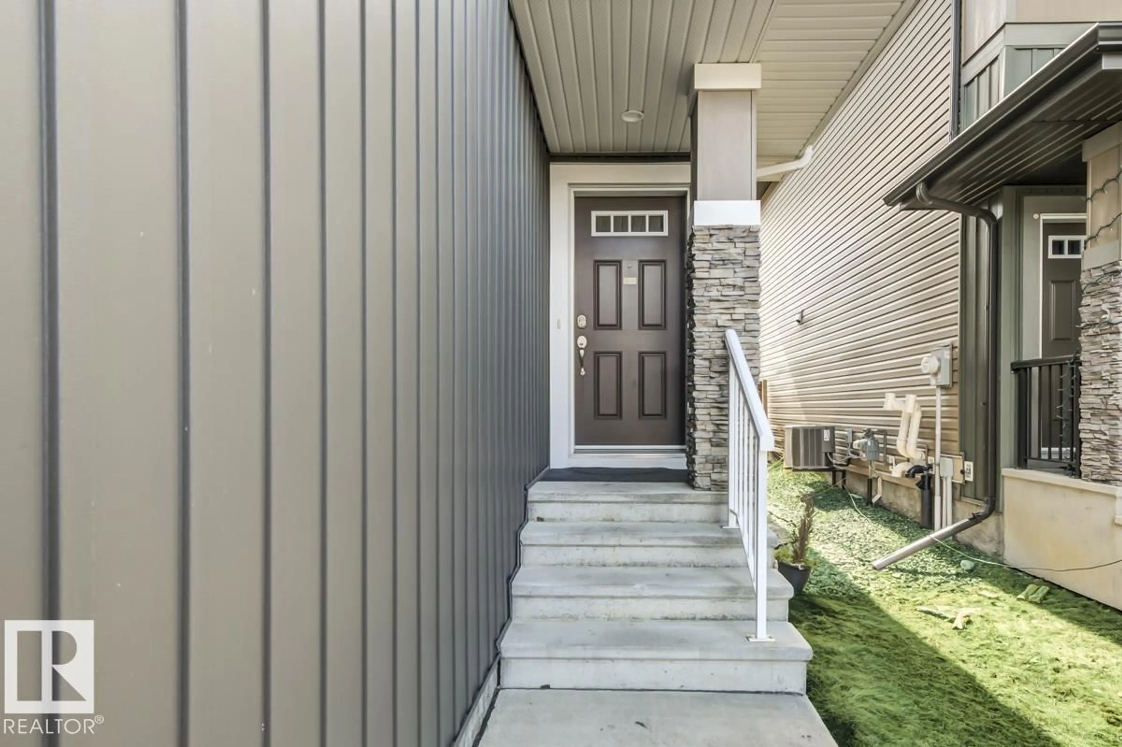 Indoor entryway for NW - 2339 WARE CR, Edmonton Alberta T6W2W5